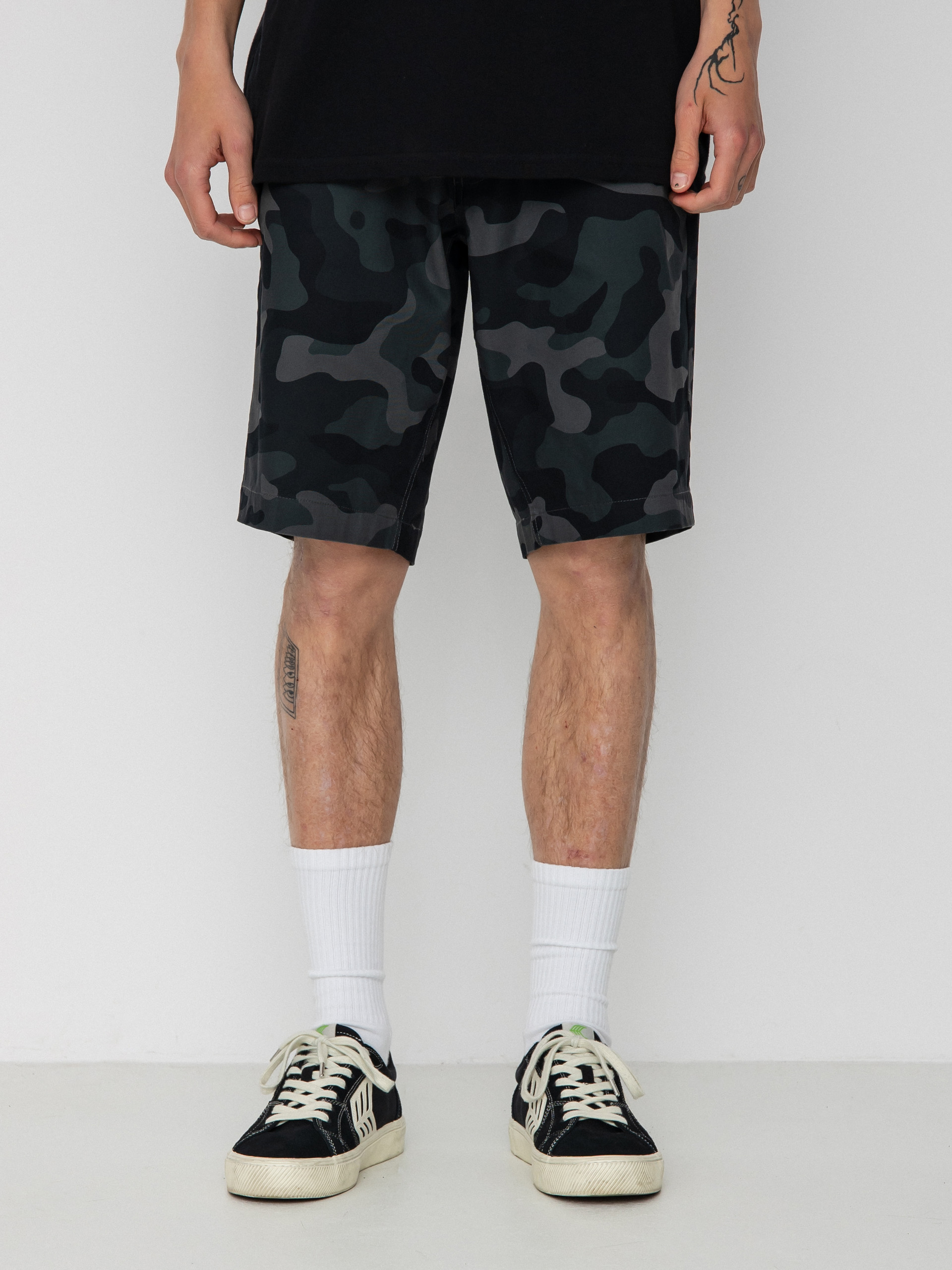 Szorty Fox Essex Camo 2.0 (black camo)