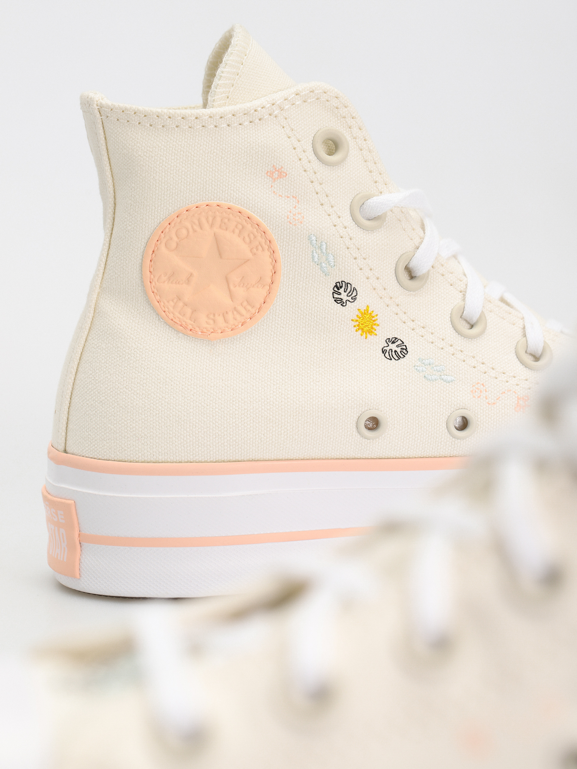 Trampki Converse Chuck Taylor All Star Lift Hi Wmn (egret)