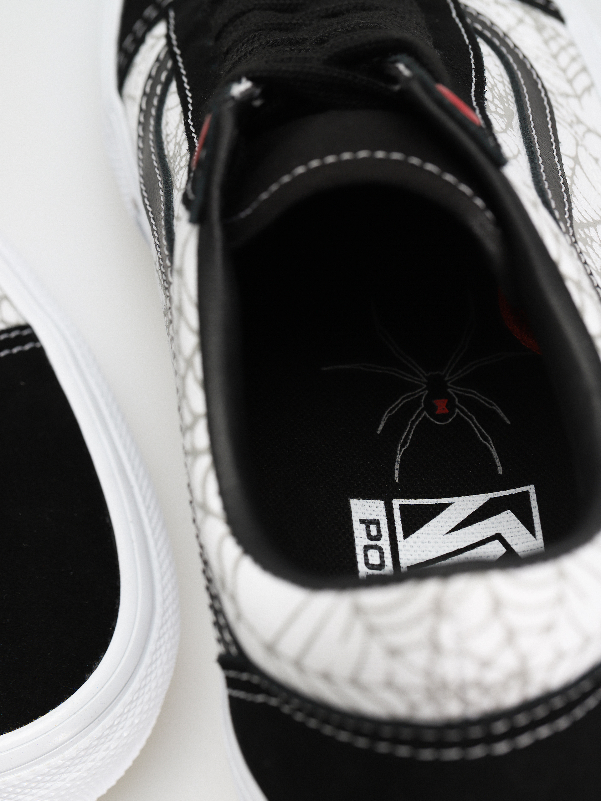 Buty Vans Skate Old Skool (black widow spider black/white/red)