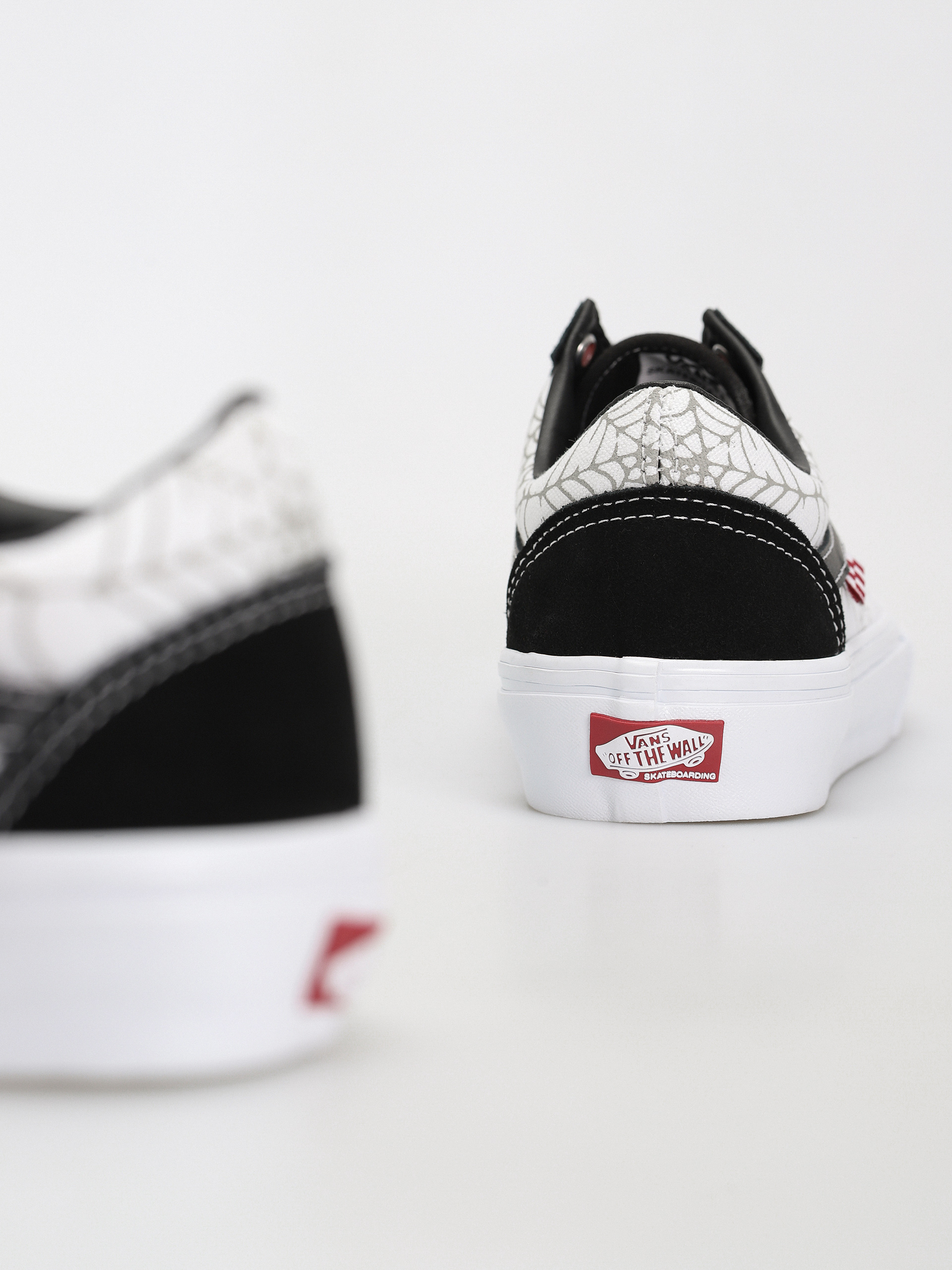 Buty Vans Skate Old Skool (black widow spider black/white/red)