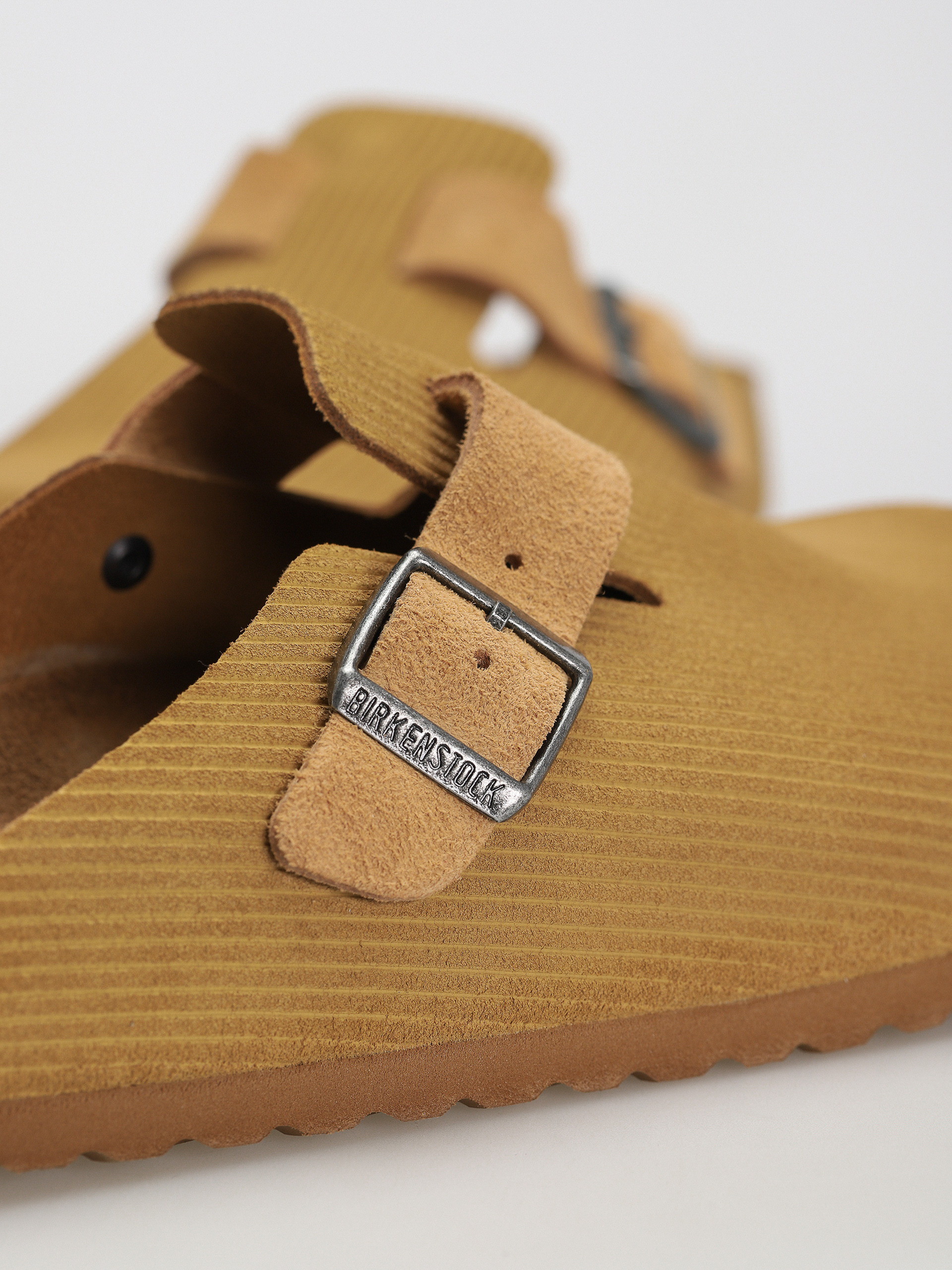 Klapki Birkenstock Boston Suede Embossed Regular (corduroy cork brown)