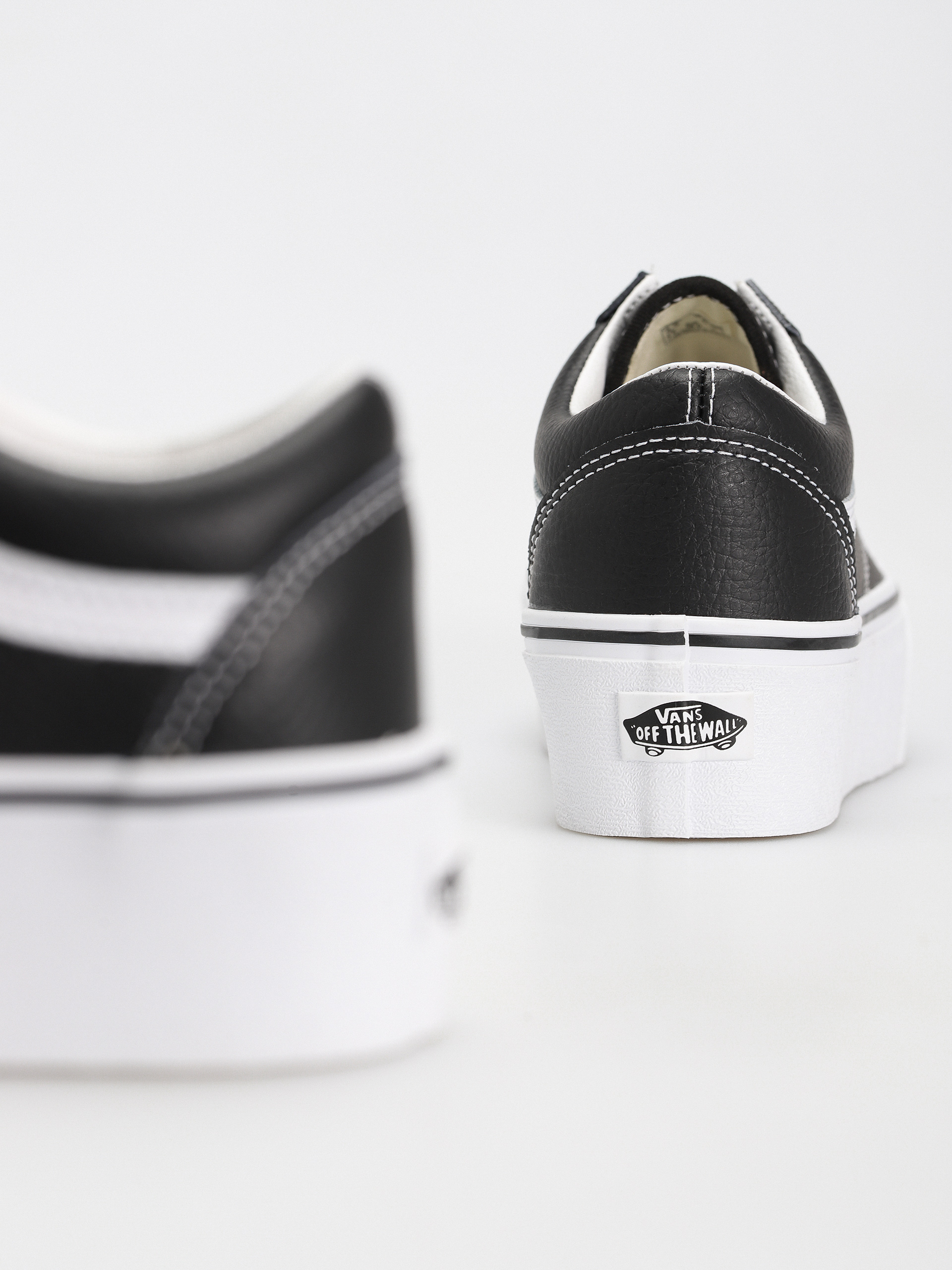 VANS★OLD SKOOL★兼用★LEATHER BLACK/TRUE WHITE Buty Vans Old Skool Stackform - czarny (leather black/true