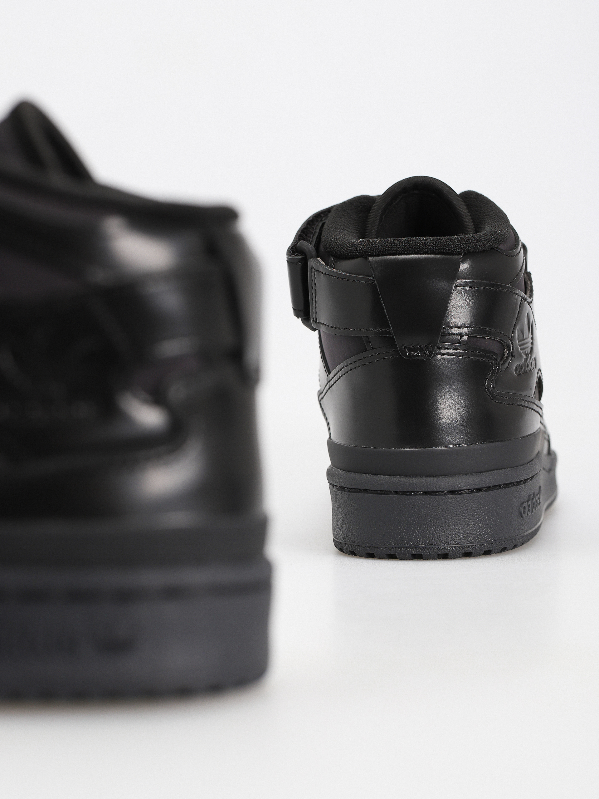 Buty adidas Forum 84 Mid Adv X Heitor (cblack/silvmt/cblack)