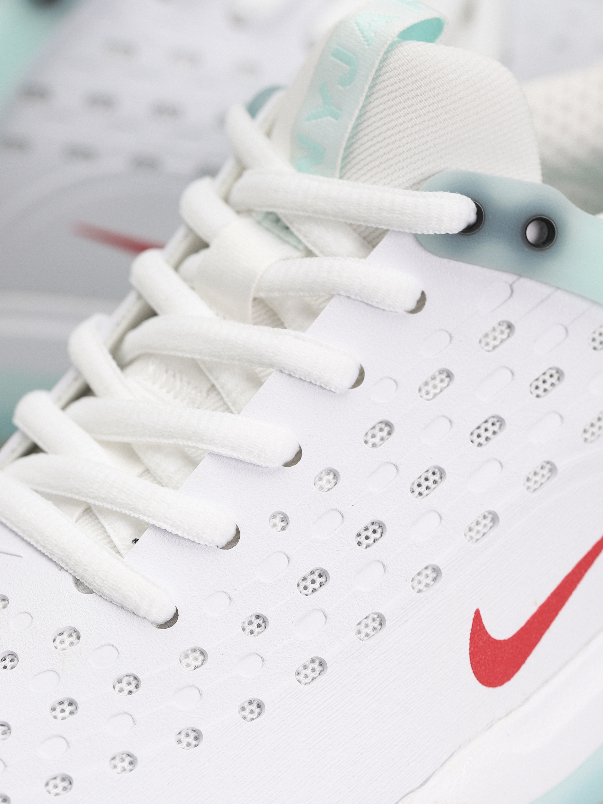 Buty Nike SB Zoom Nyjah 3 (skylight/university red skylight white)