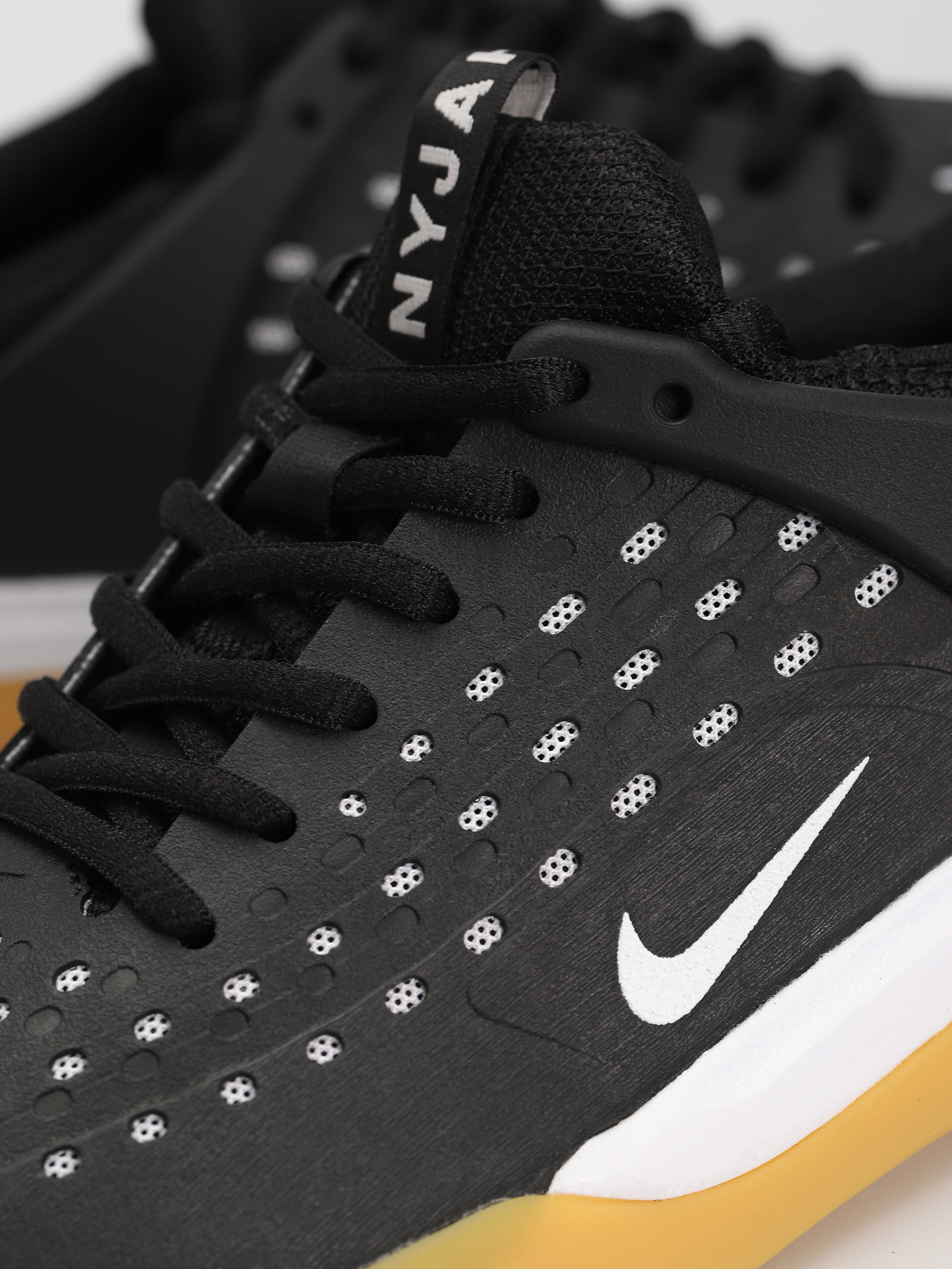 Buty Nike SB Zoom Nyjah 3 (black/white black white)