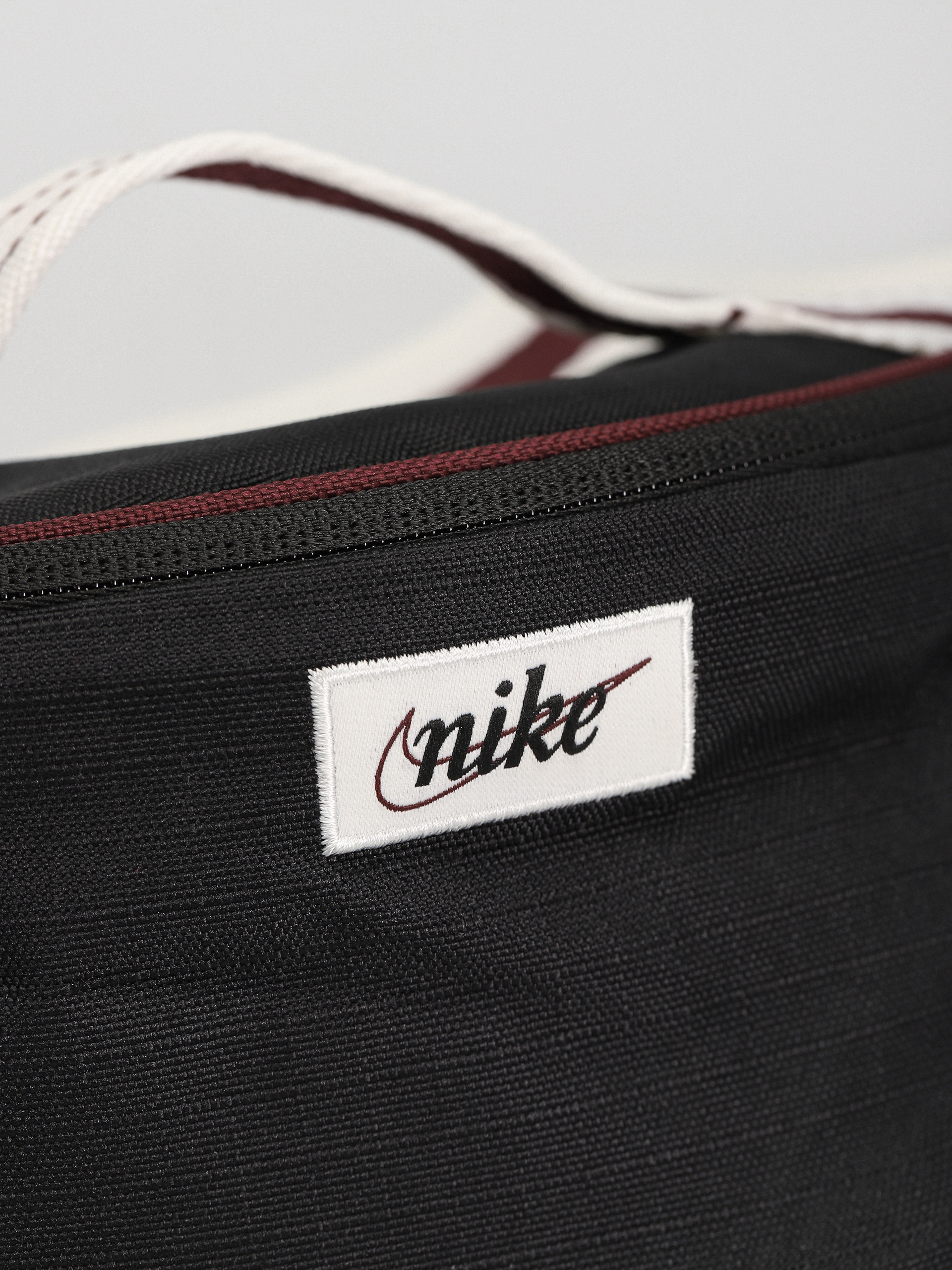 Nerka Nike SB Heritage (black/sail/night maroon)