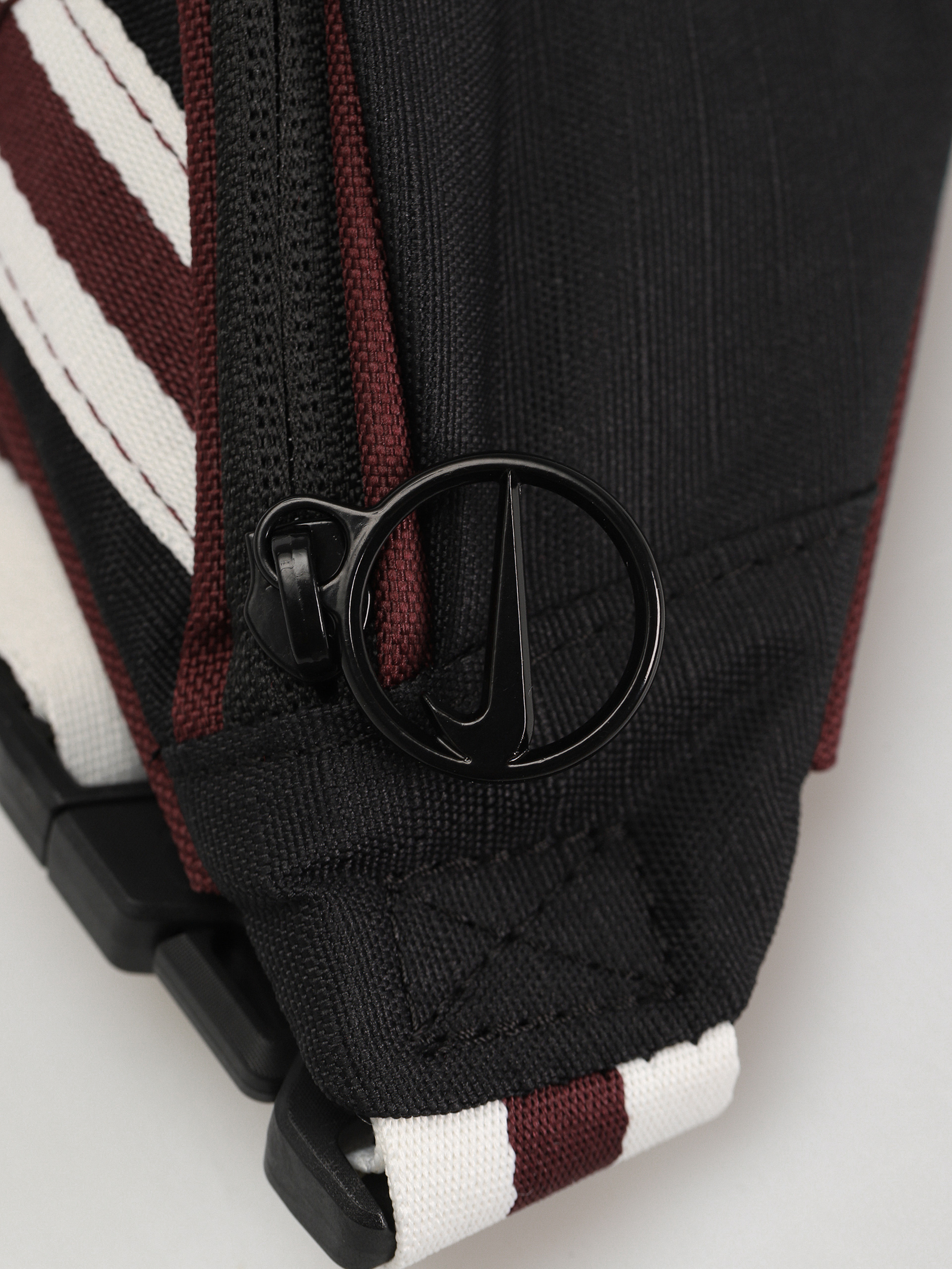 Nerka Nike SB Heritage (black/sail/night maroon)