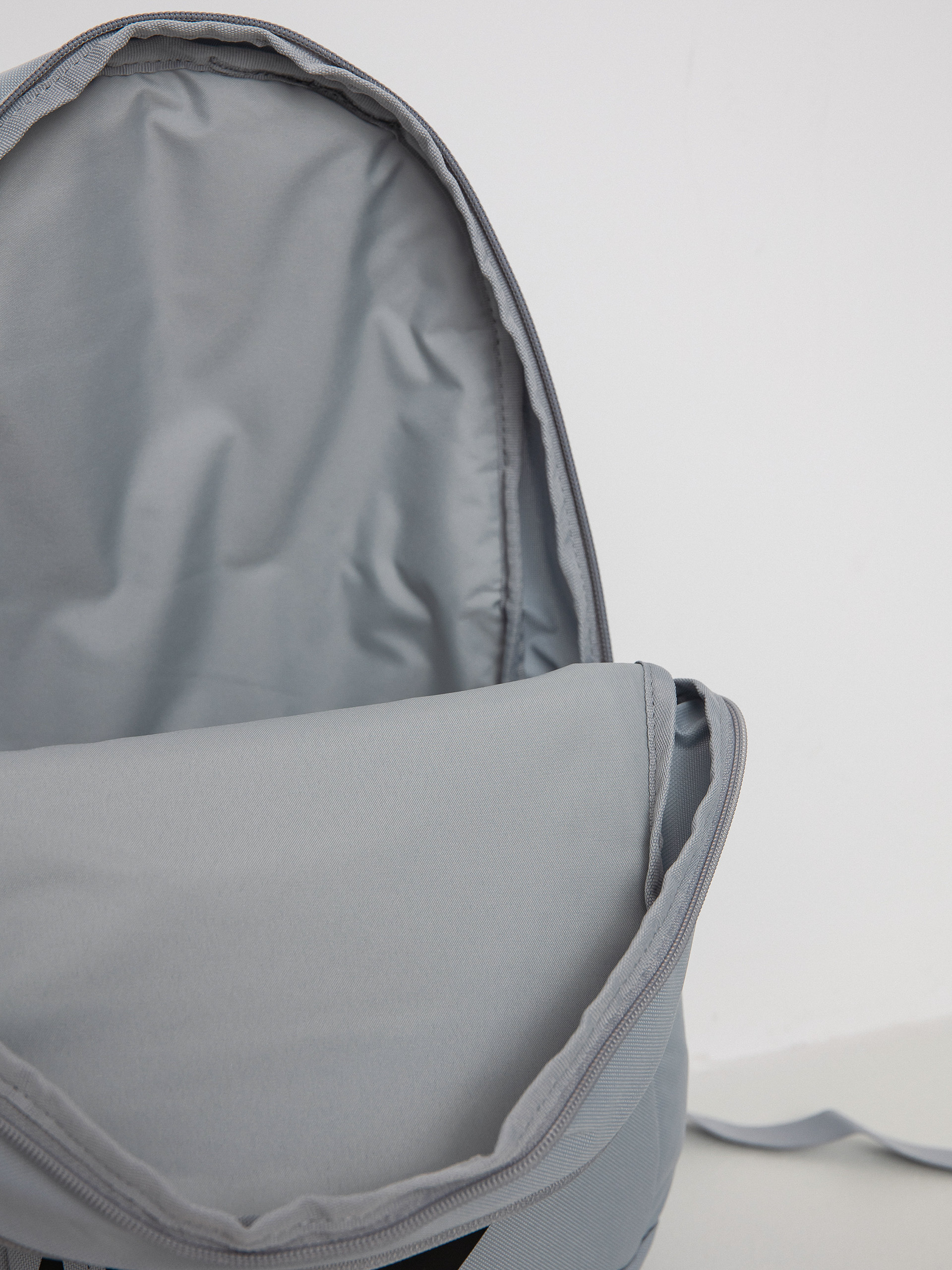 Plecak Nike SB Elemental (wolf grey/wolf grey/black)