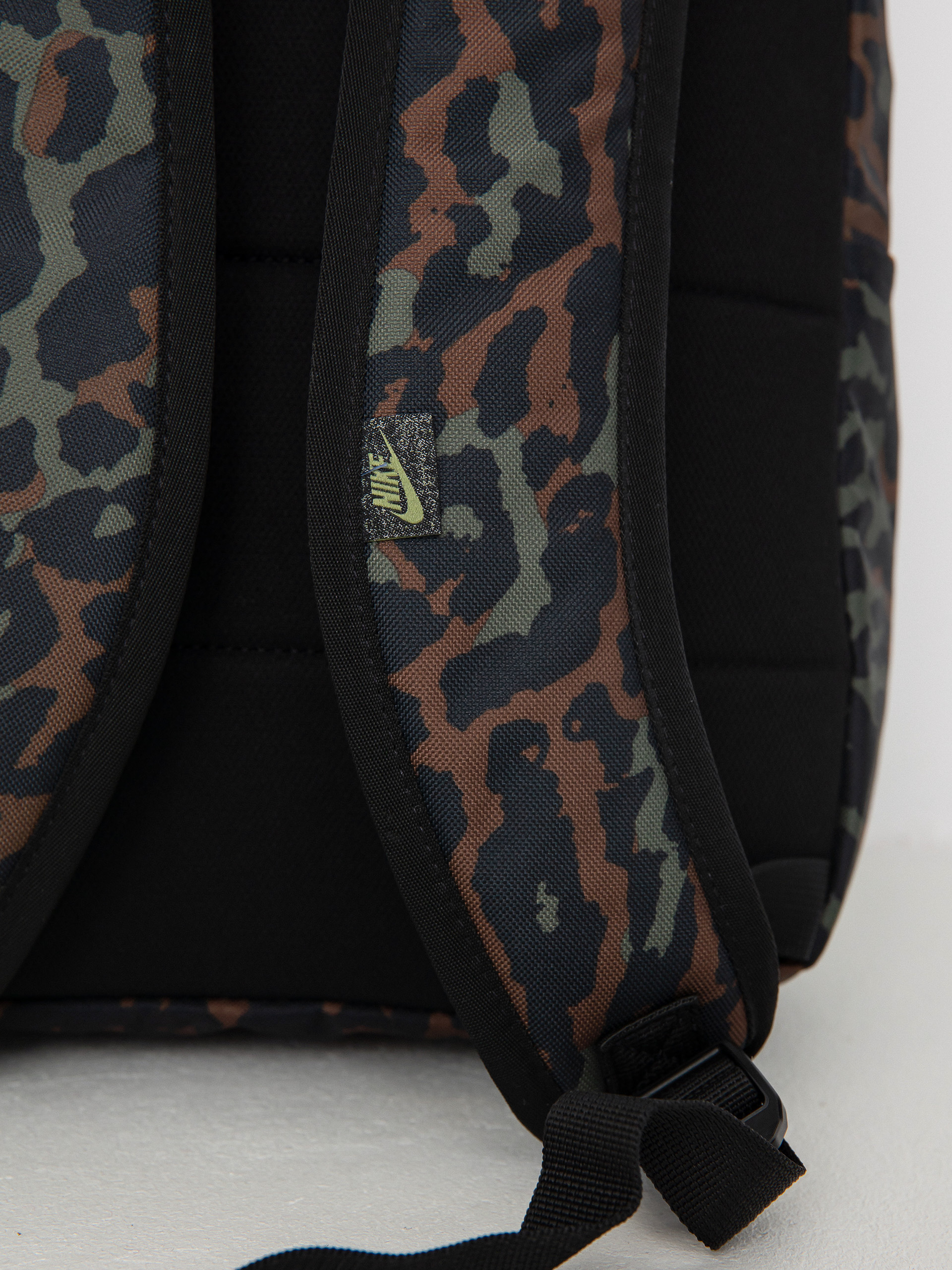 Plecak Nike SB Heritage (black/black/oil green)