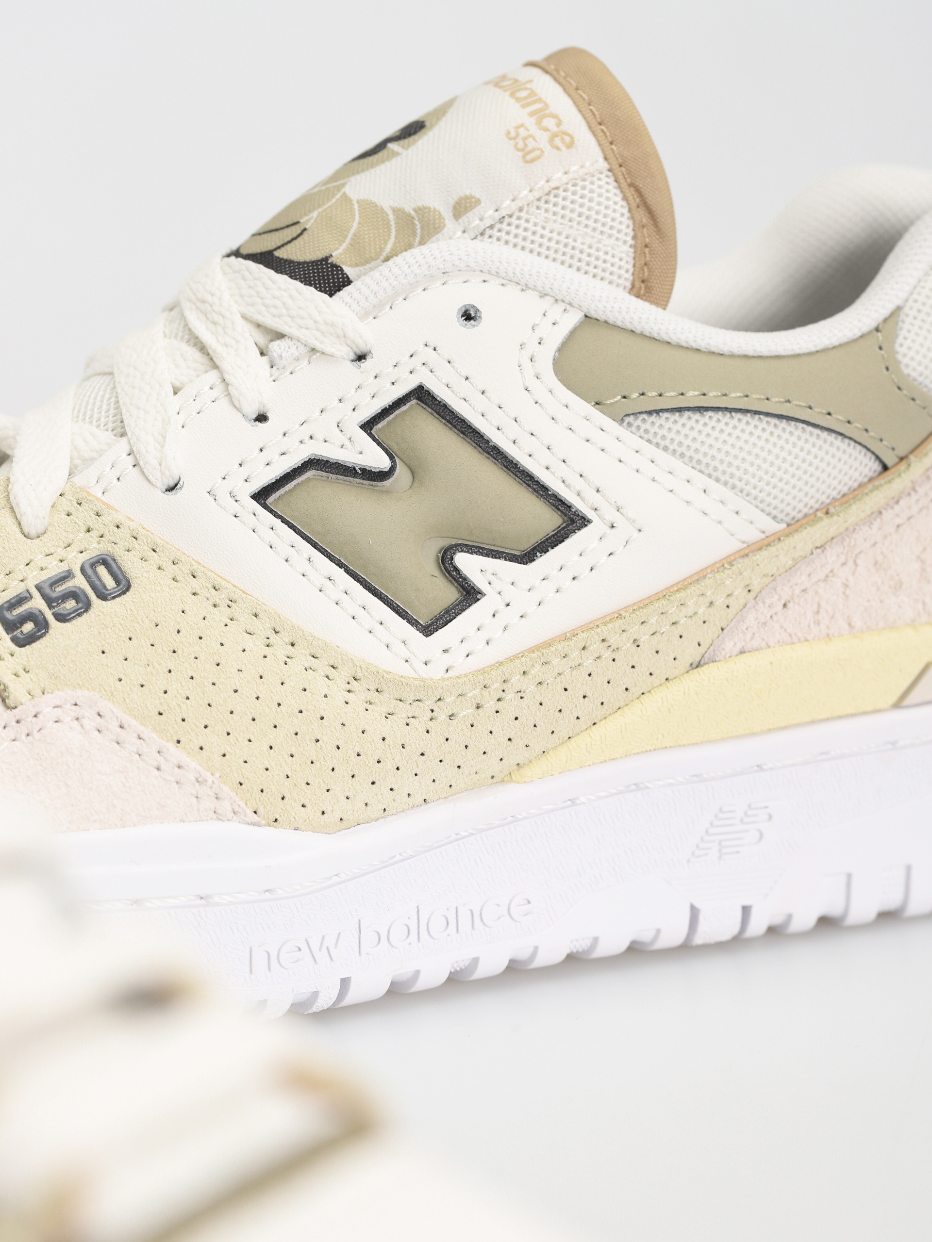 Buty New Balance 550 Wmn (sea salt)