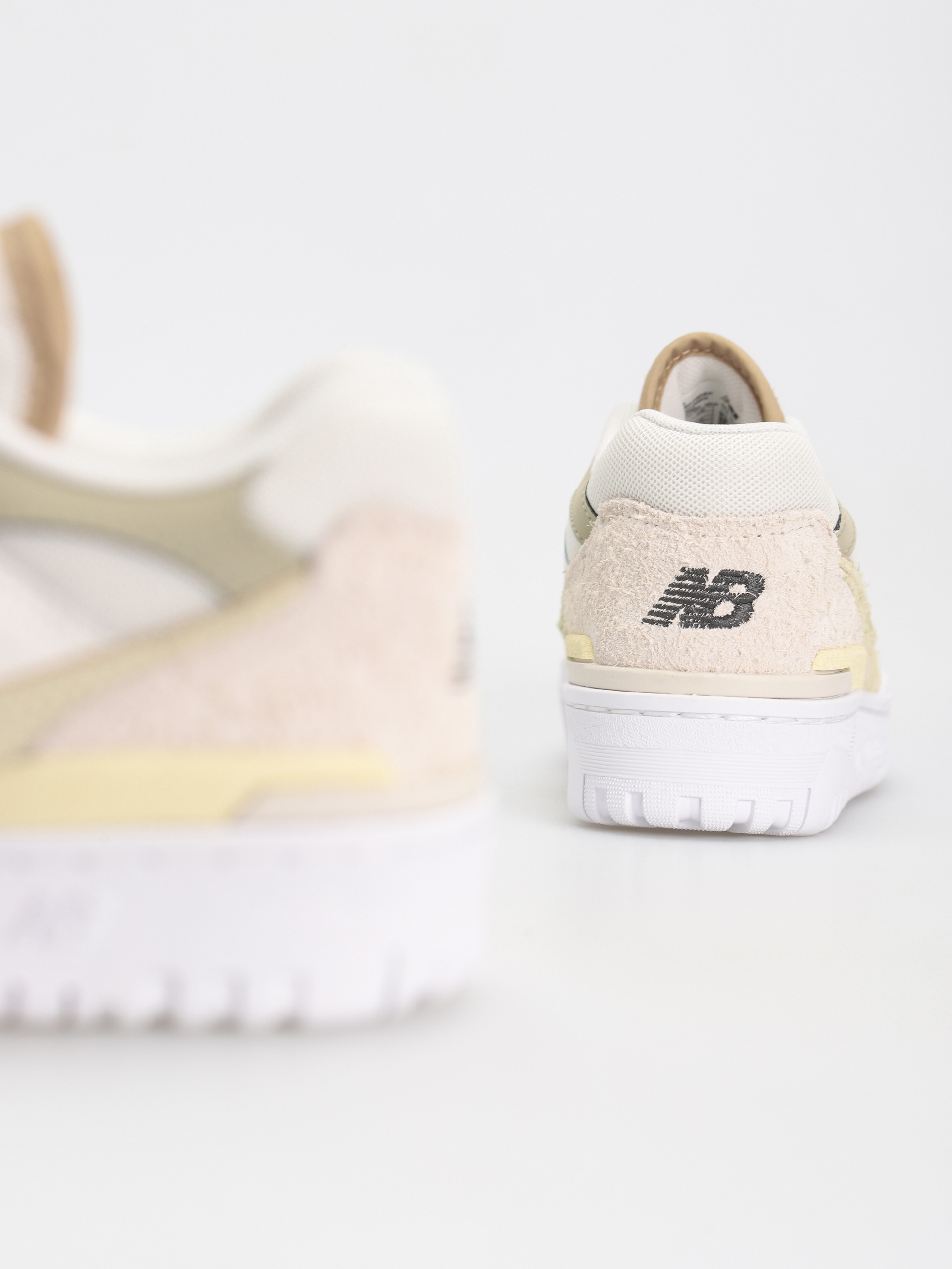 Buty New Balance 550 Wmn (sea salt)