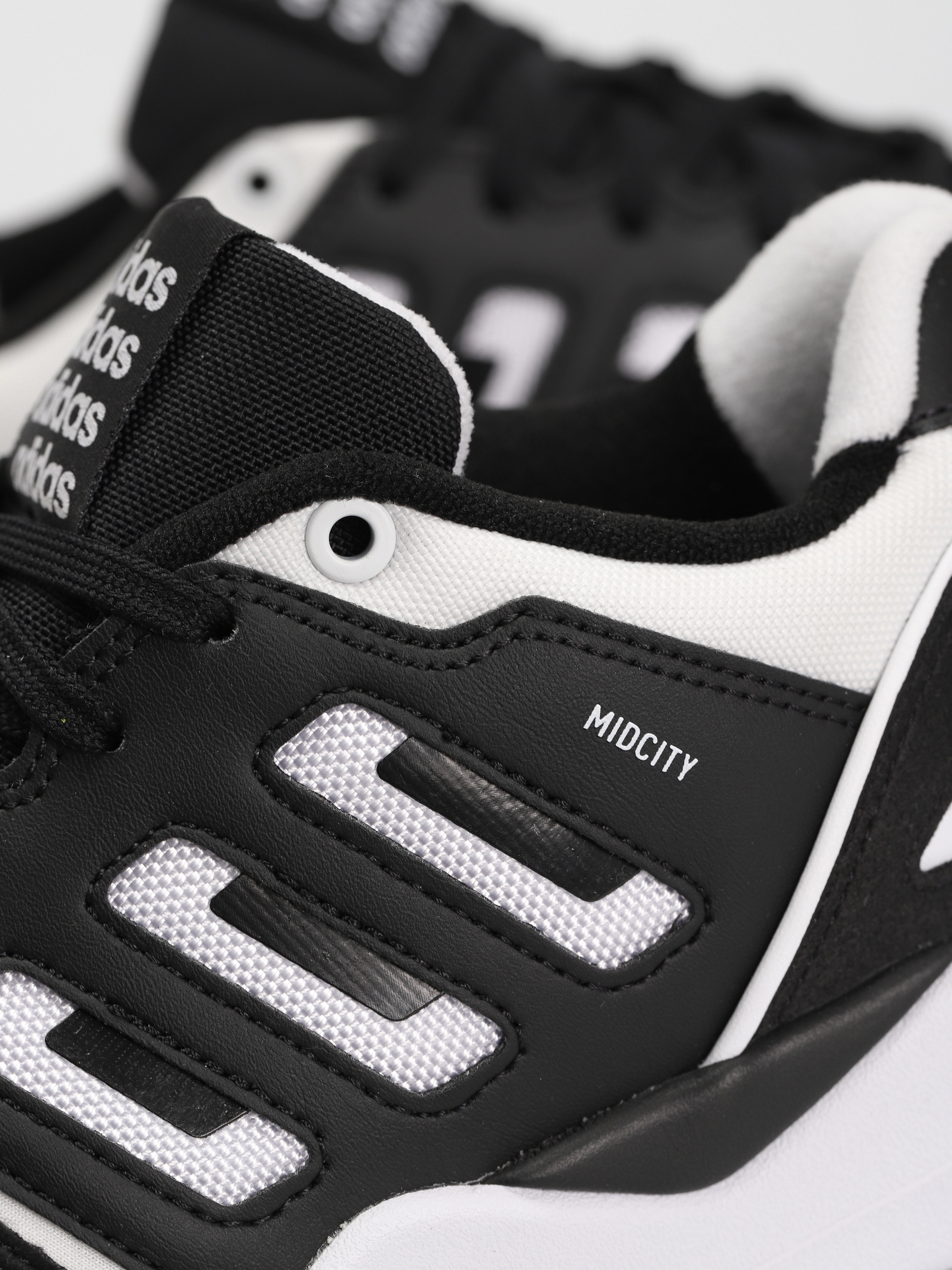 Buty adidas Originals Midcity Low (cblack/ftwwht/cblack)