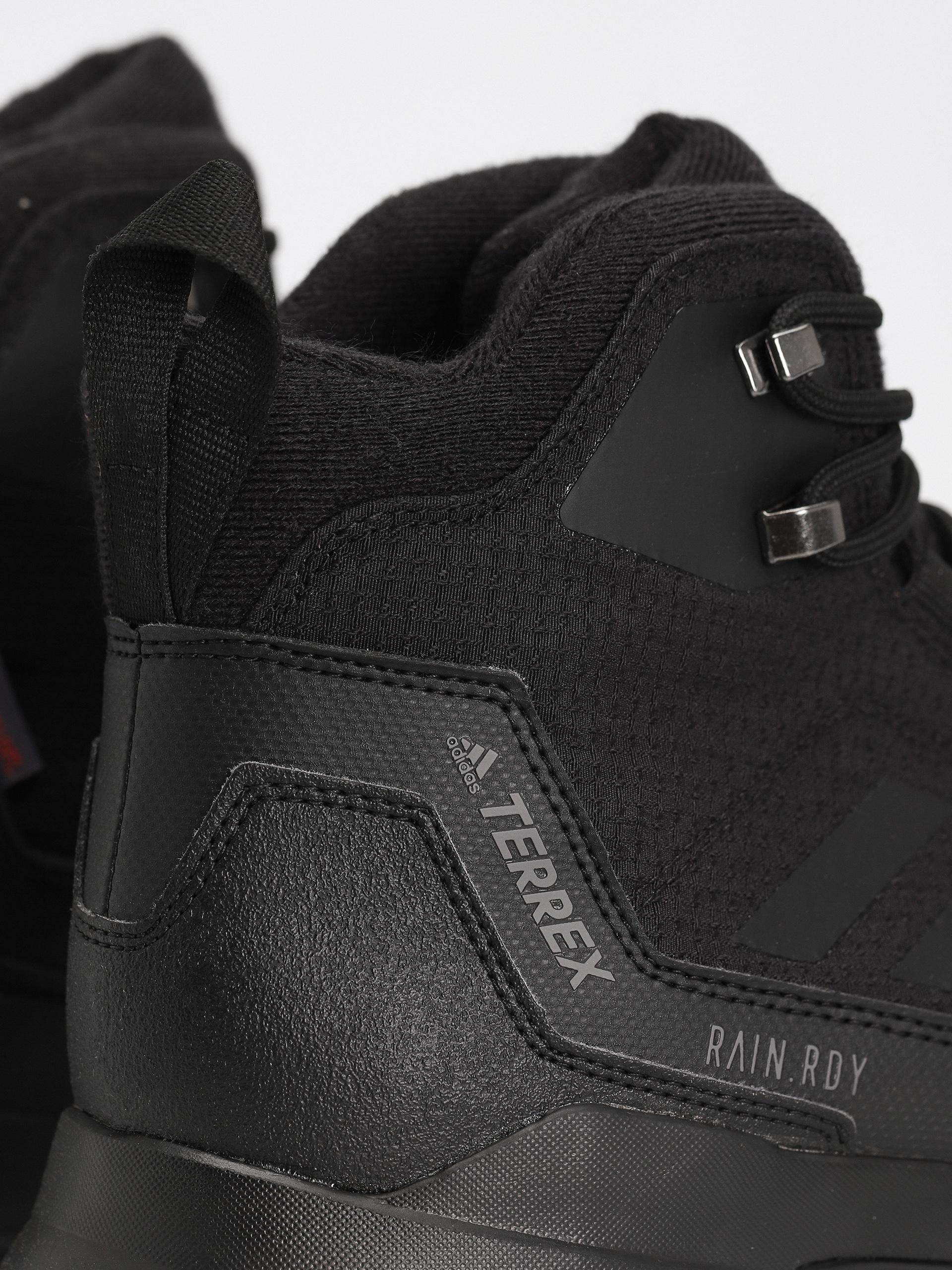 Buty adidas Originals Frozetrack (cblack/cblack/grefou)