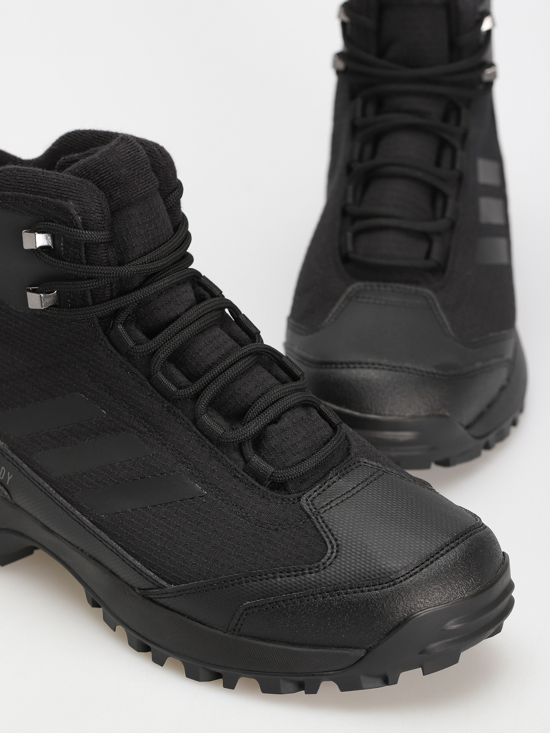Buty adidas Originals Frozetrack (cblack/cblack/grefou)