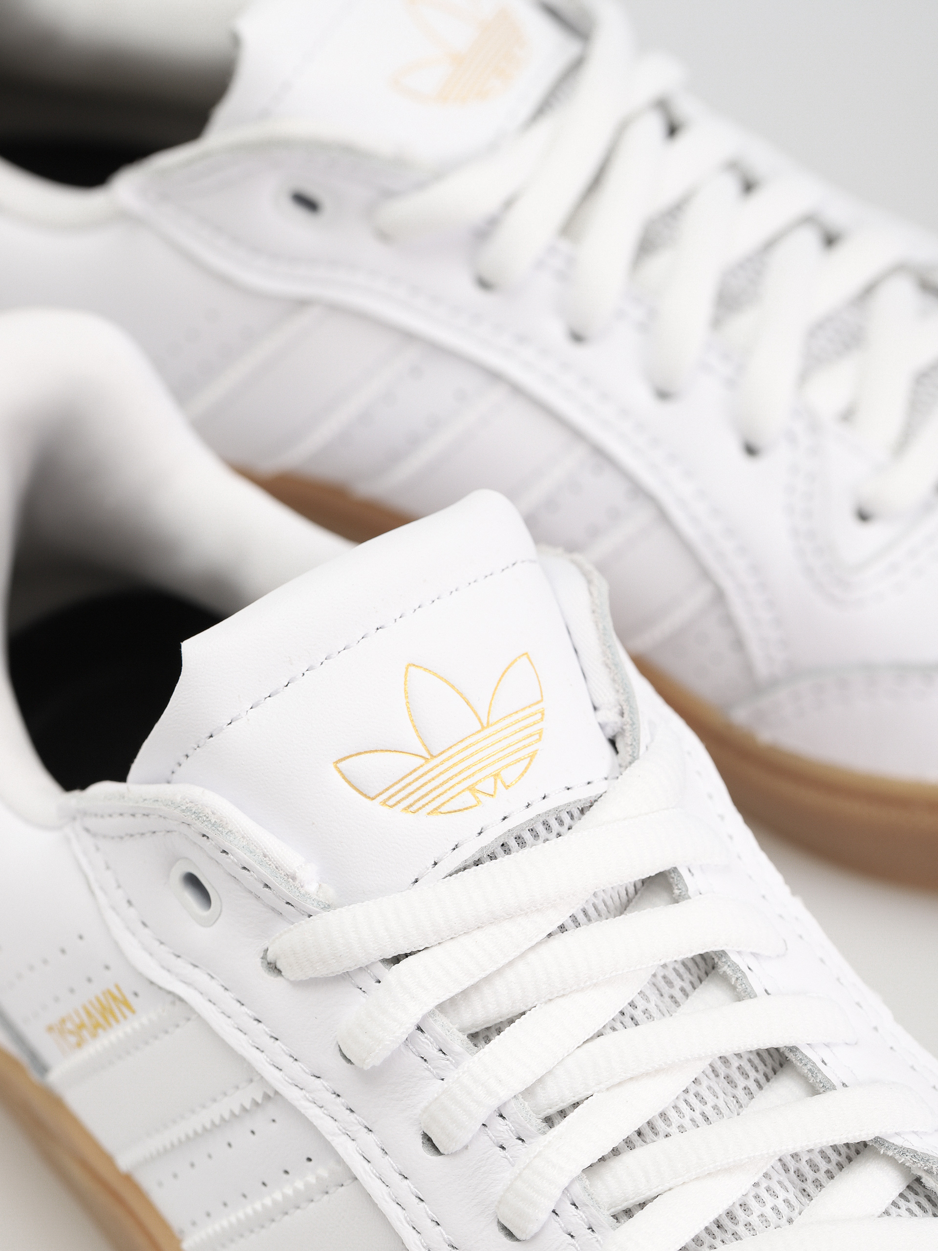 Buty adidas Tyshawn Low (ftwwht/ftwwht/gum4)