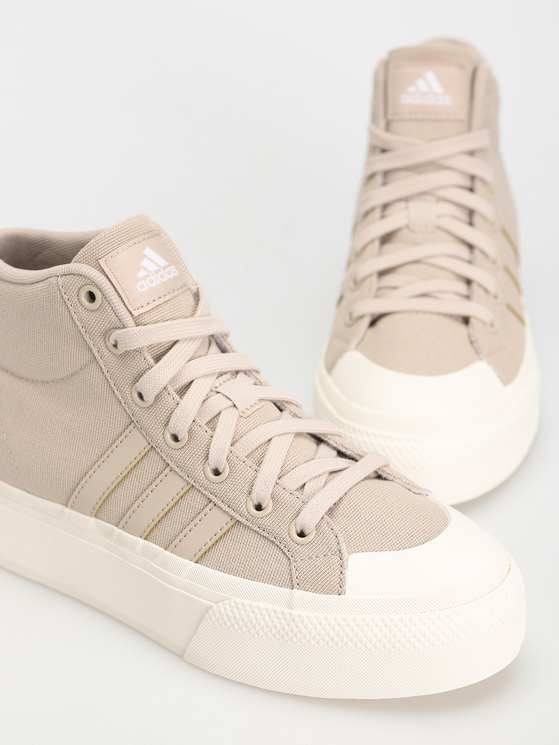 Buty adidas Originals Bravada 2.0 Mid Platform Wmn (wonbei/wonbei/owhite)