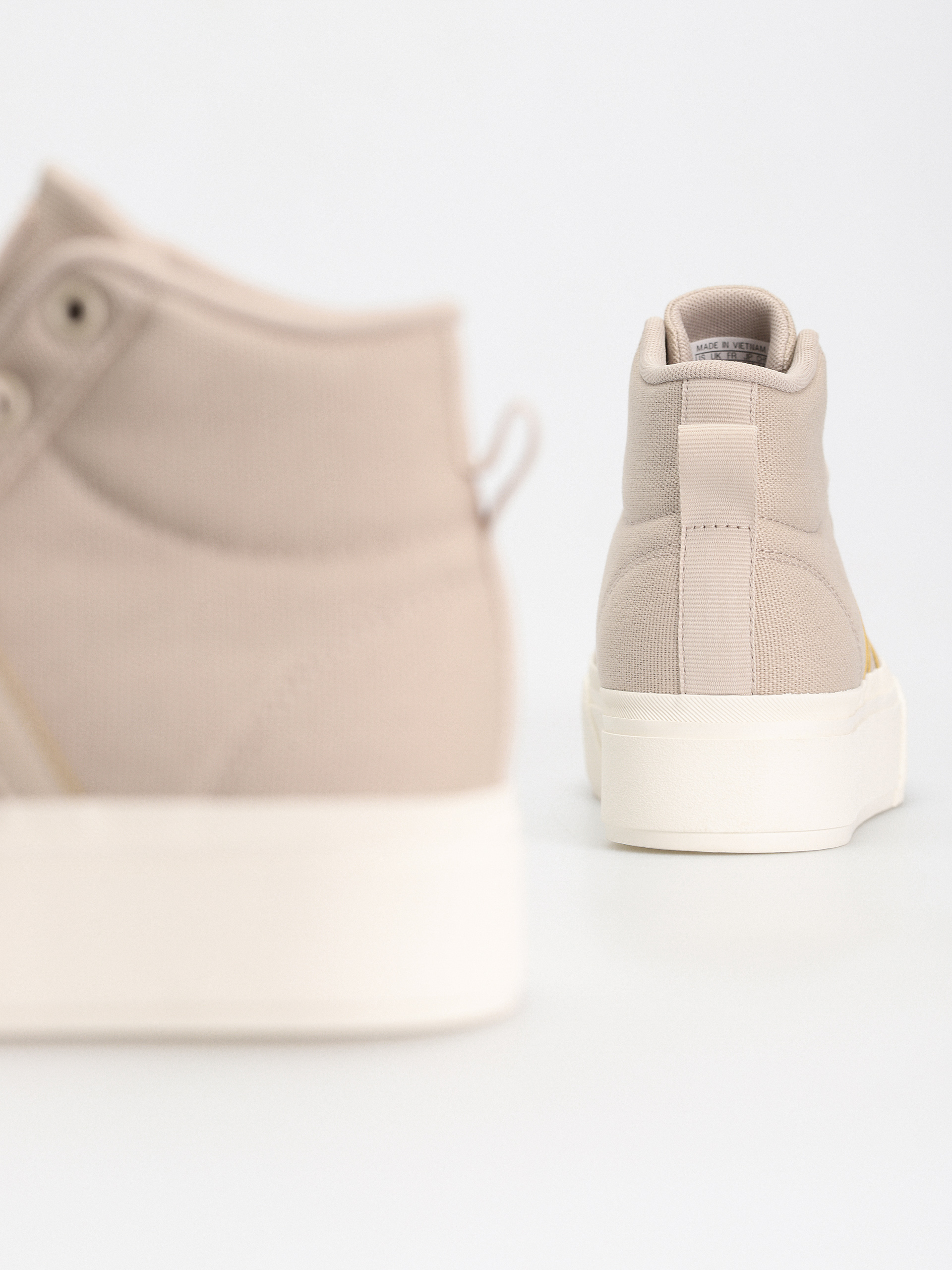 Buty adidas Originals Bravada 2.0 Mid Platform Wmn (wonbei/wonbei/owhite)