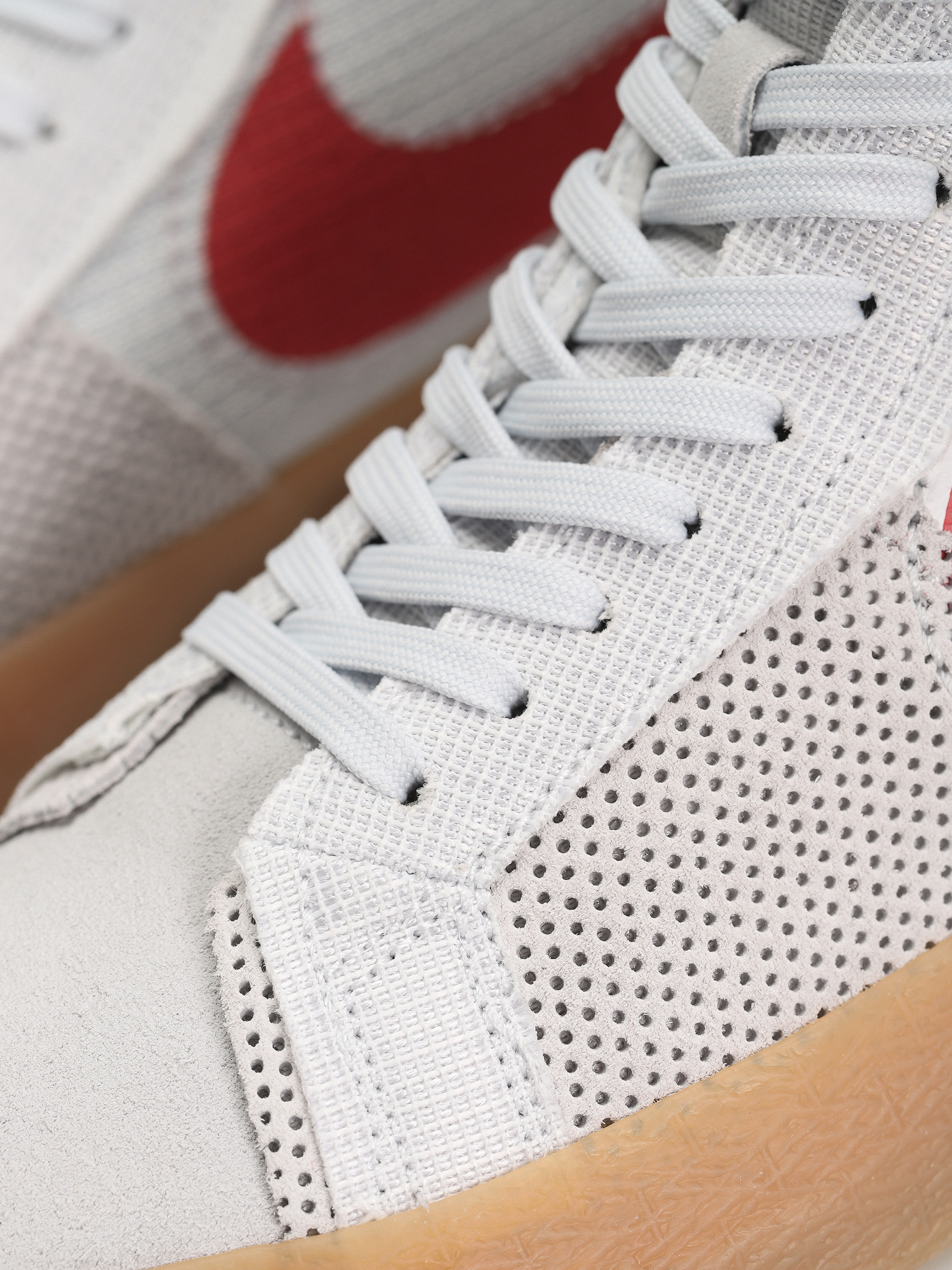 Buty Nike SB Zoom Blazer Mid Prm (summit white/university red)