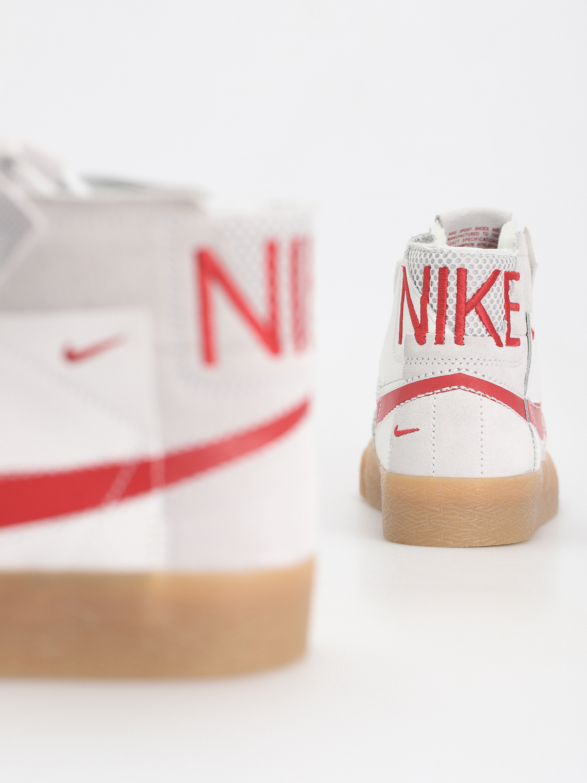 Buty Nike SB Zoom Blazer Mid Prm (summit white/university red)