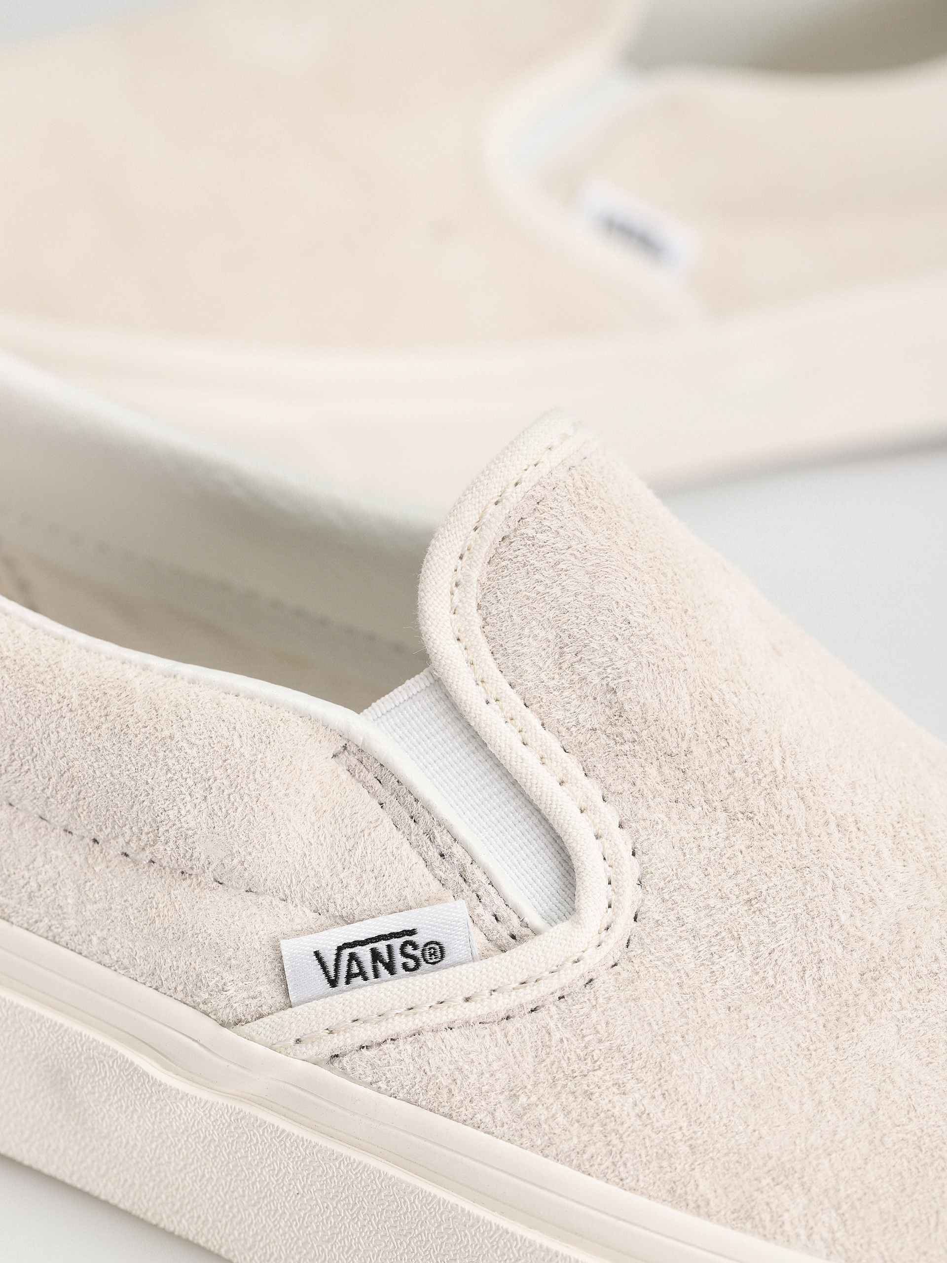 Buty Vans Classic Slip On (pig suede blanc de blanc)