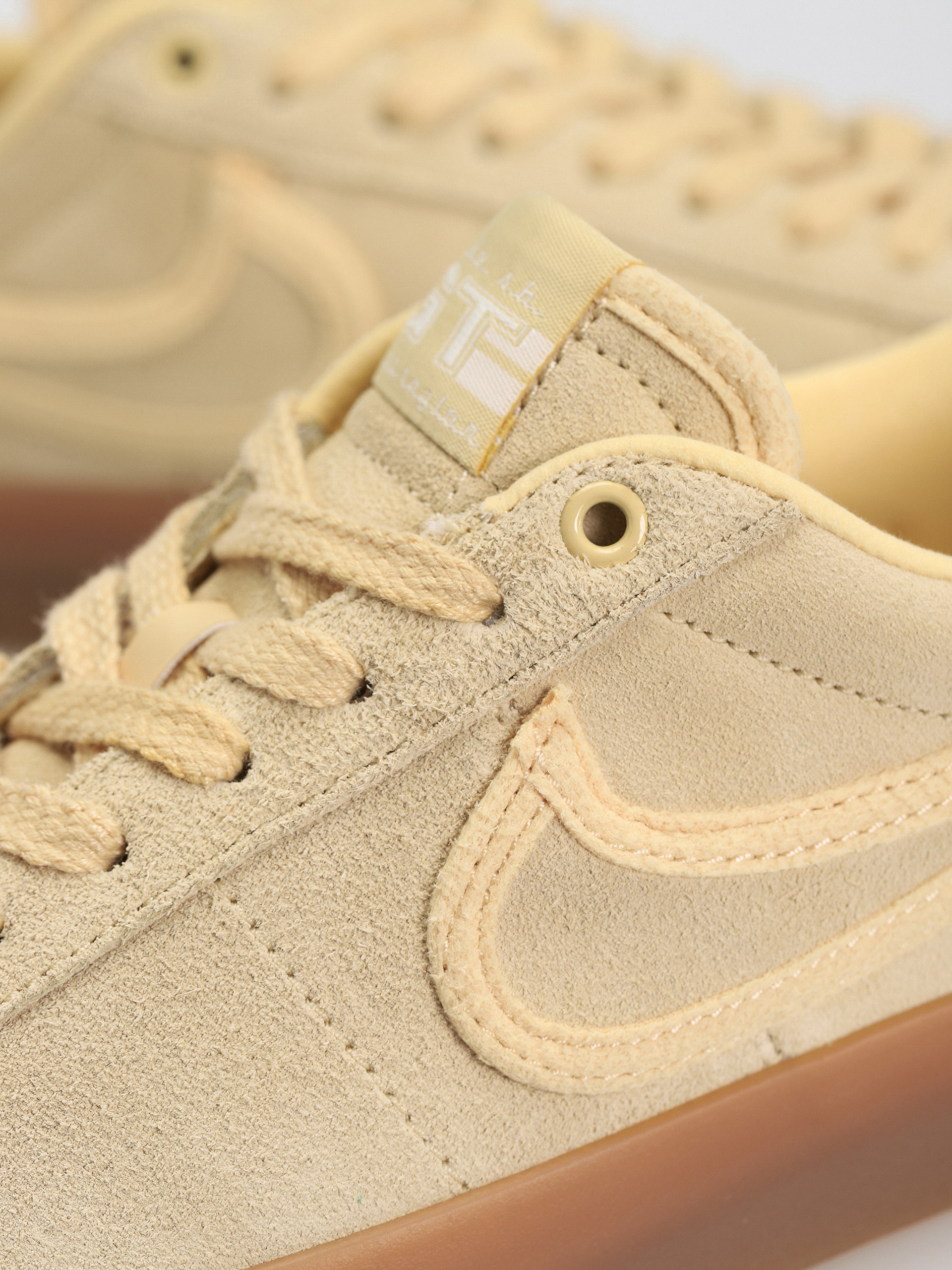 Buty Nike SB Blazer Low Pro Gt Prm (pale vanilla/pale vanilla pale vanilla)