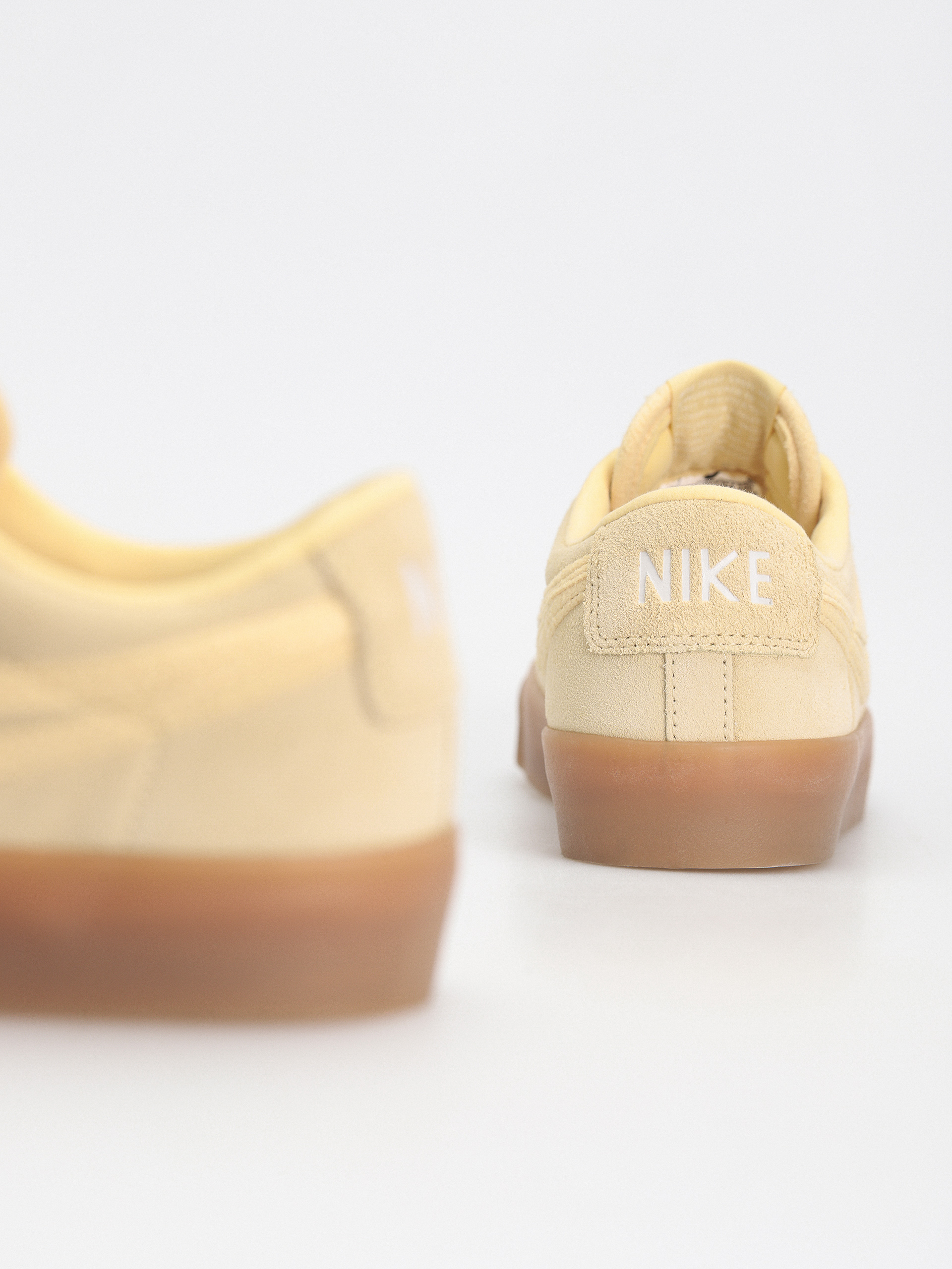 Buty Nike SB Blazer Low Pro Gt Prm (pale vanilla/pale vanilla pale vanilla)