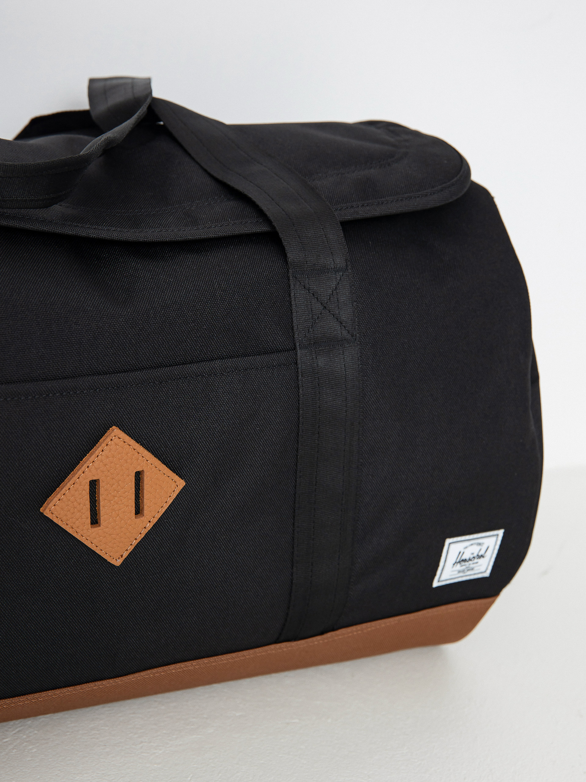 Torba Herschel Supply Co. Heritage Duffle (black/saddle brown)