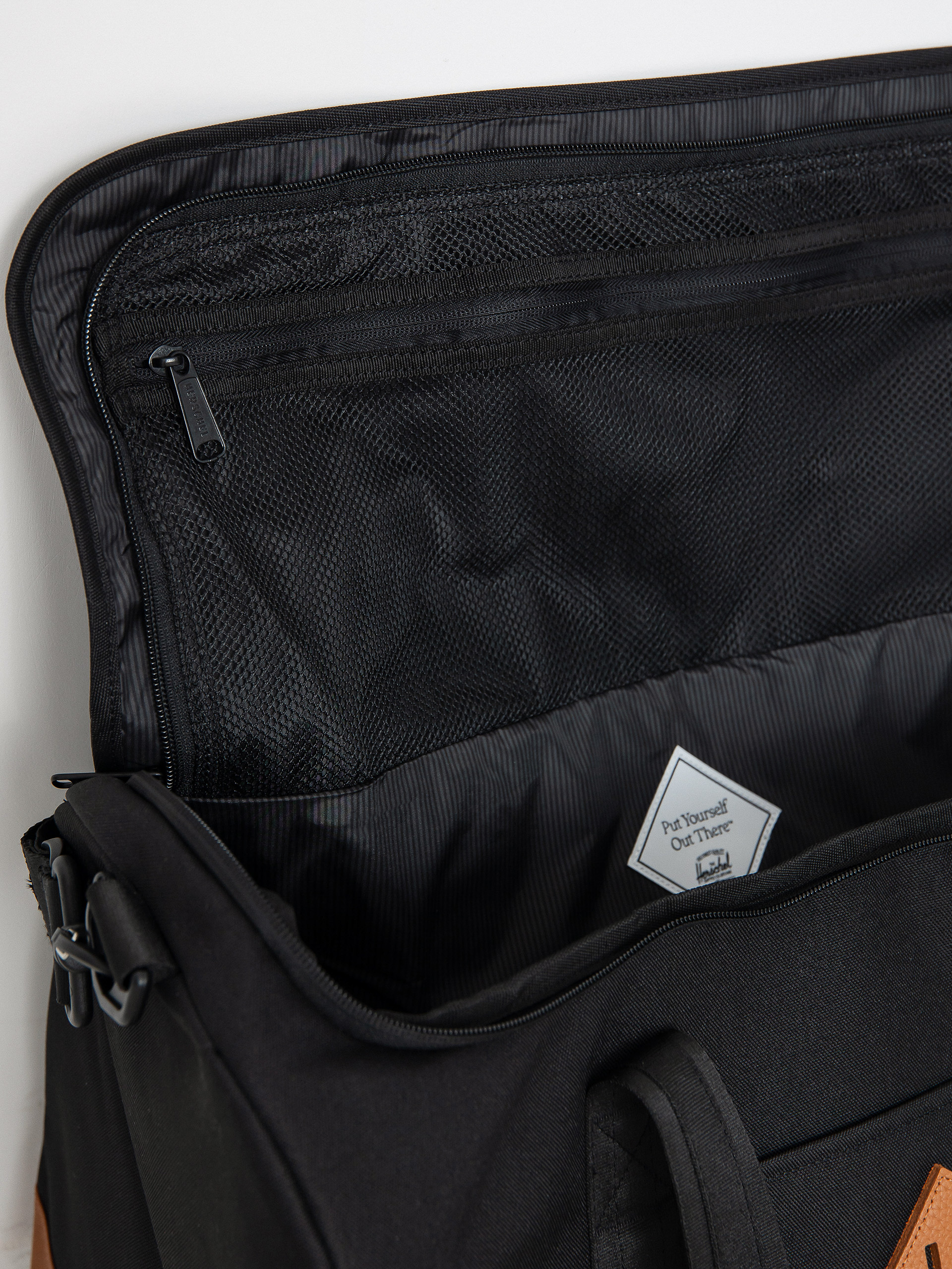 Torba Herschel Supply Co. Heritage Duffle (black/saddle brown)