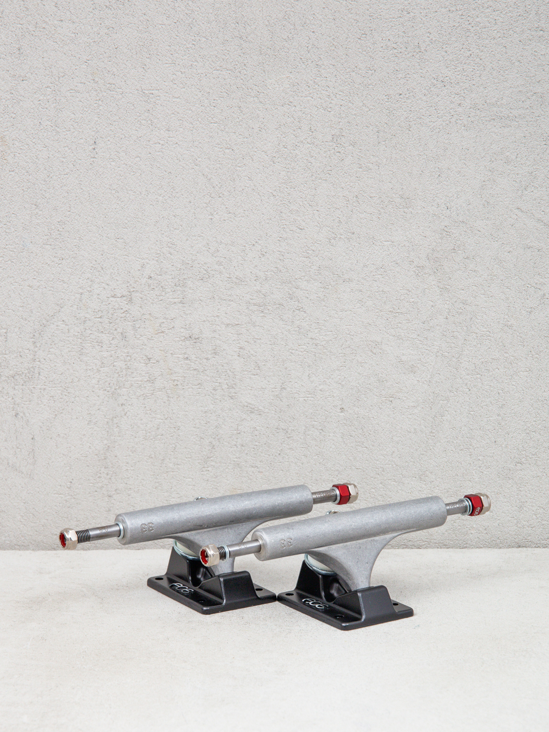 Traki Ace Hollow Theories (raw/black)