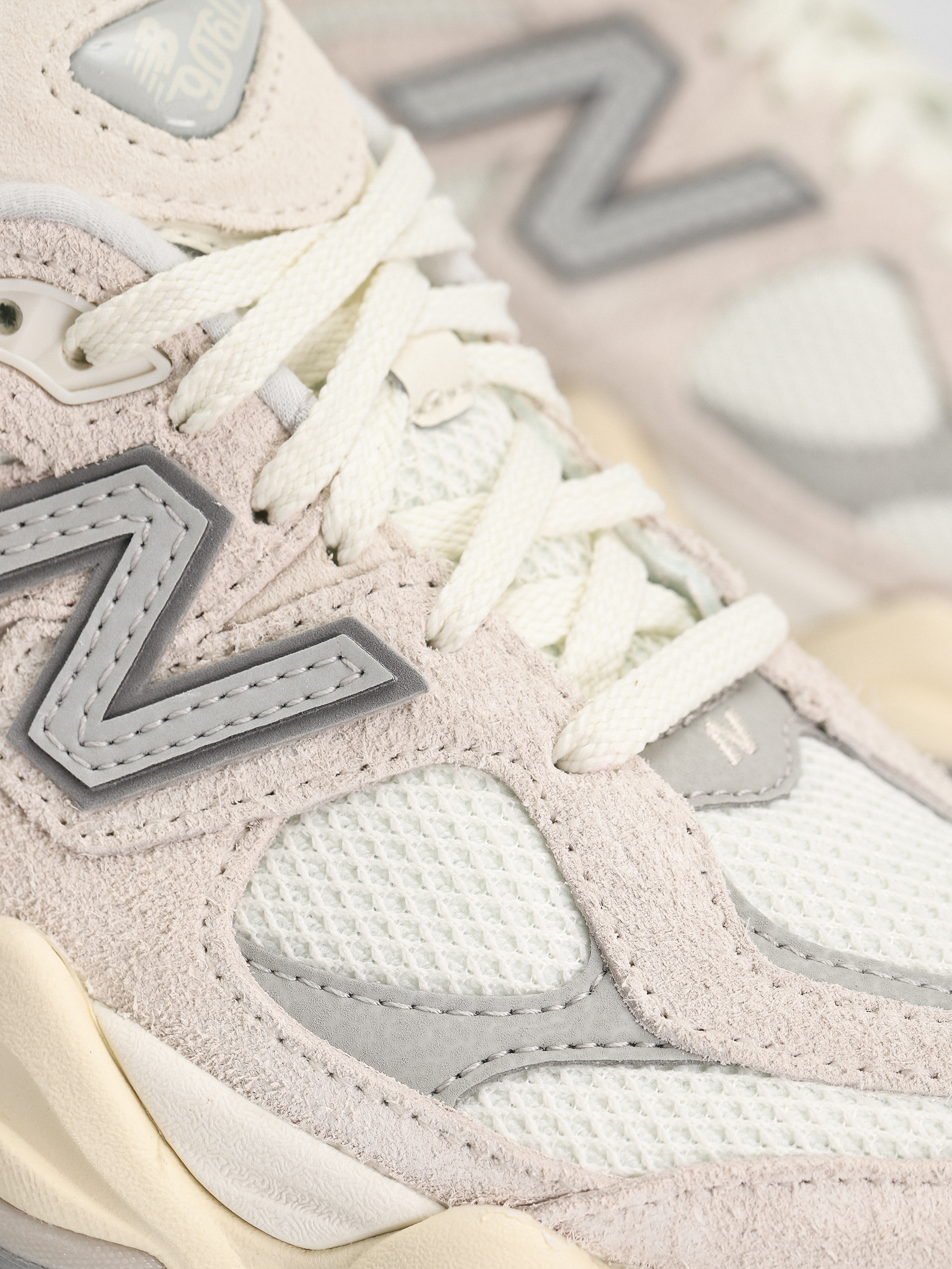 Buty New Balance 9060 (sea salt)