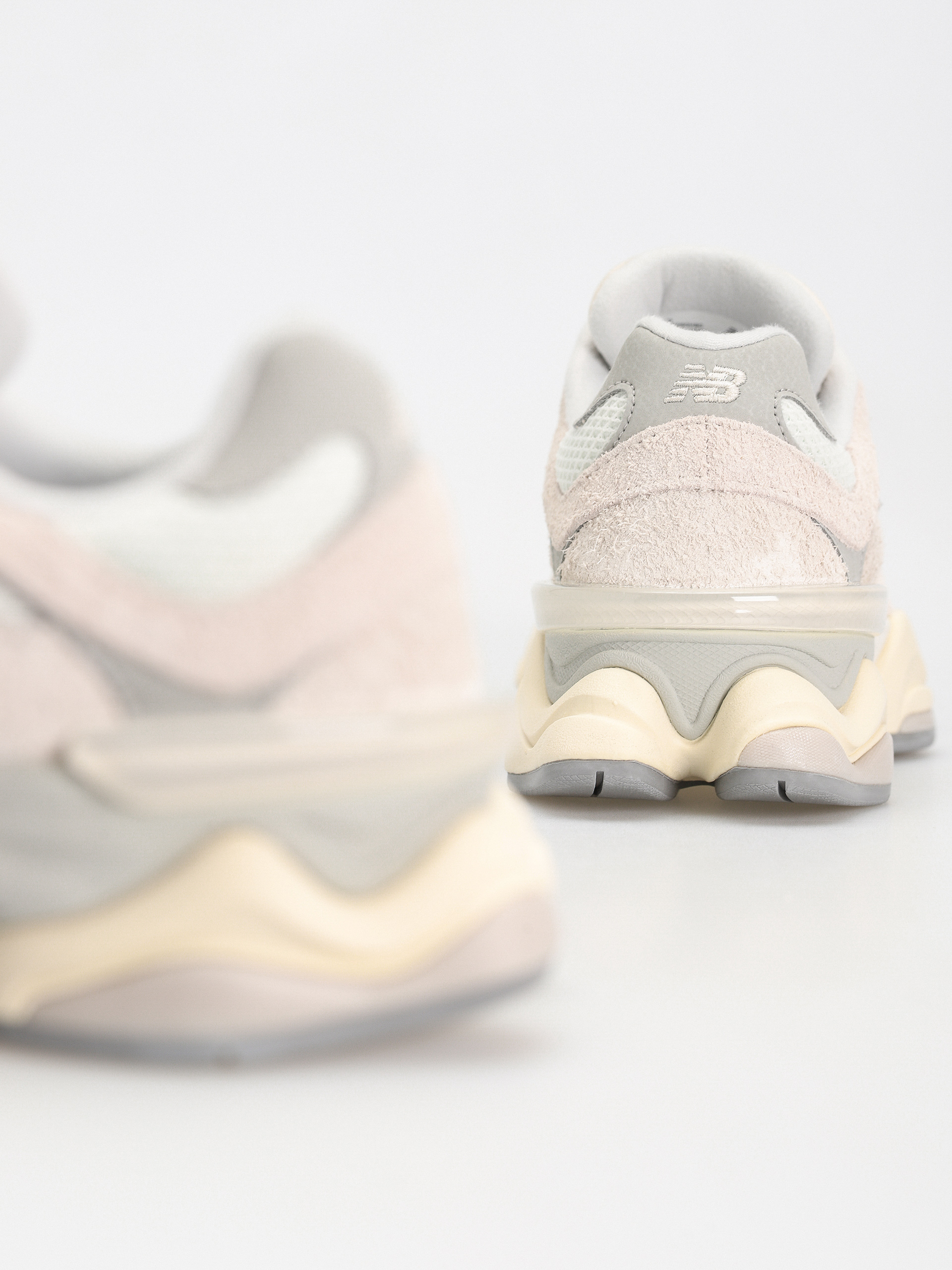 Buty New Balance 9060 (sea salt)