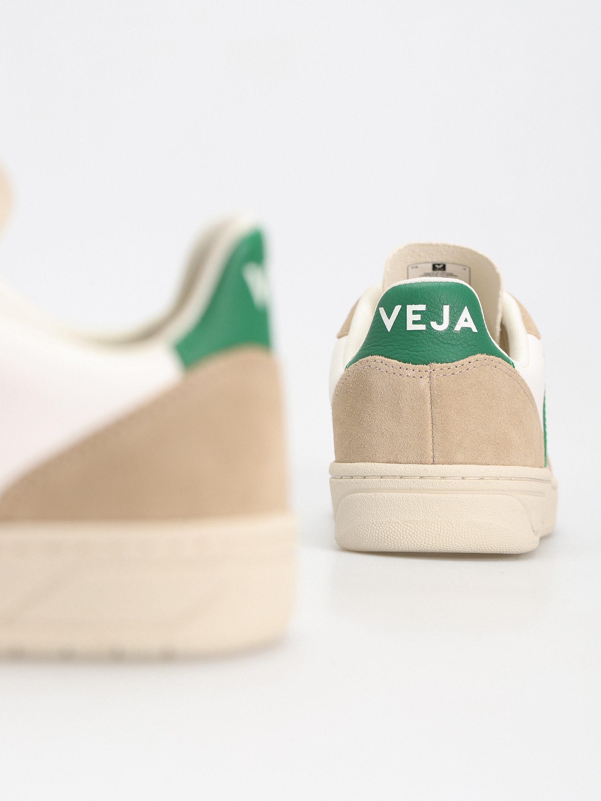Buty Veja V-10 Wmn (extra white emeraude sahara)