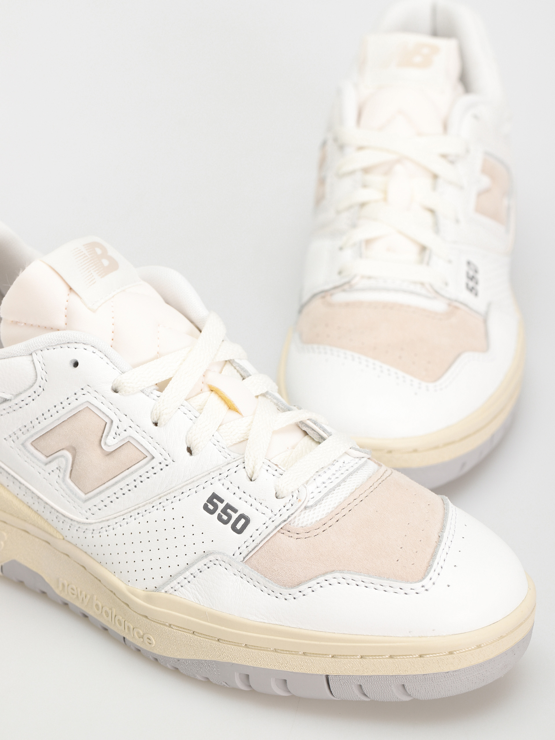 Buty New Balance 550 (white/timberwolf/raincloud)