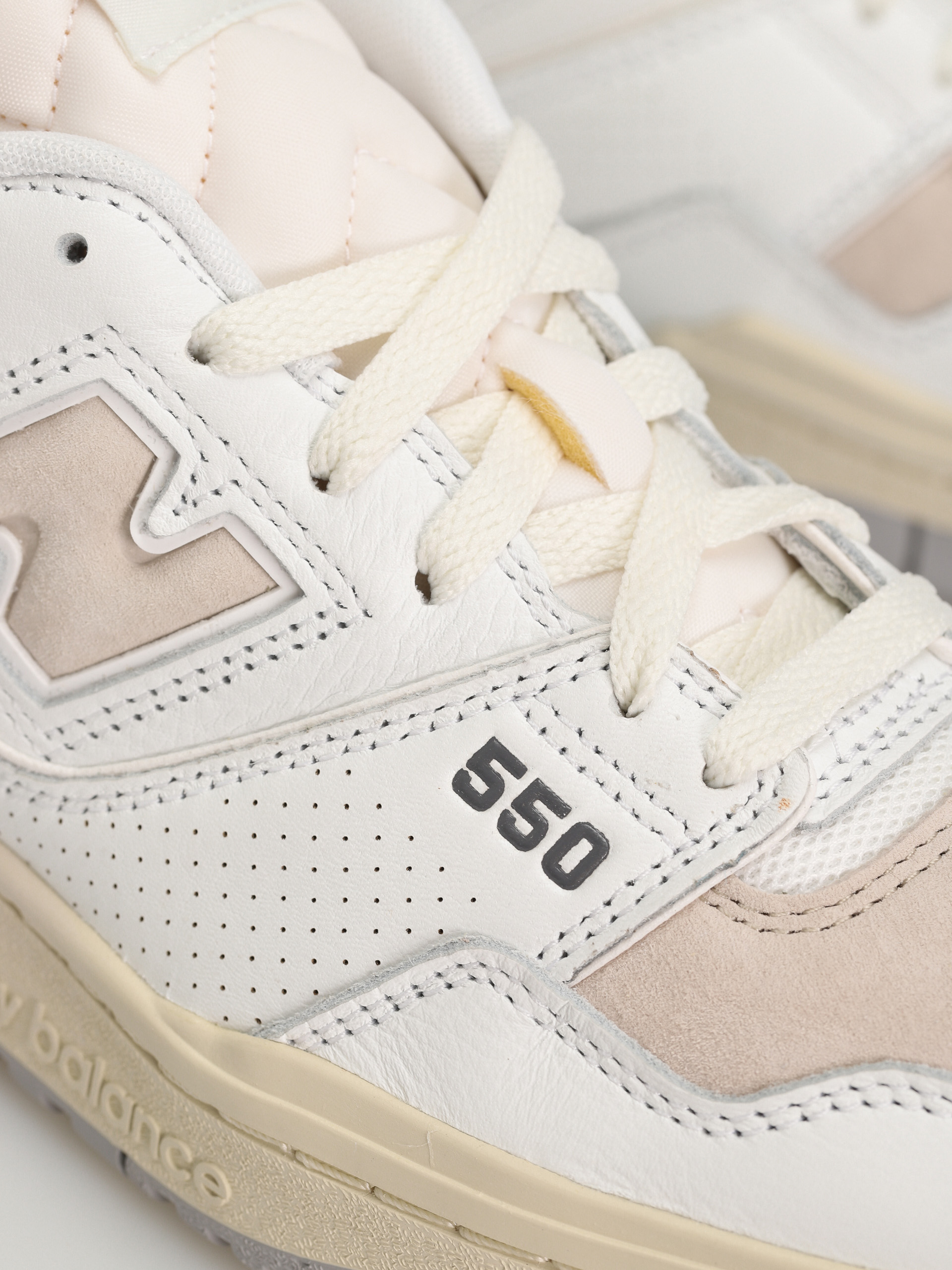 Buty New Balance 550 (white/timberwolf/raincloud)