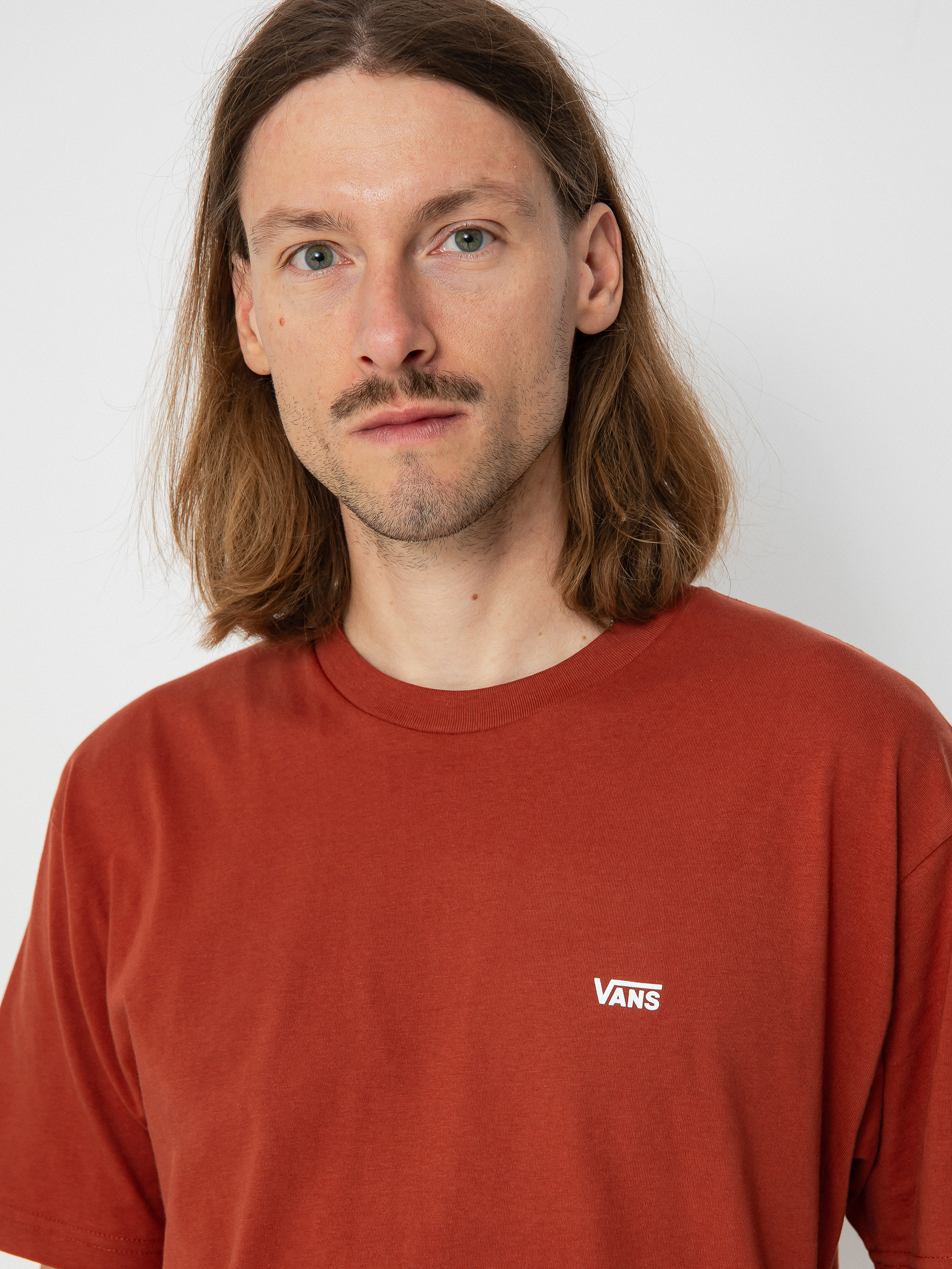 T-shirt Vans Left Chest Logo (burnt henna/white)