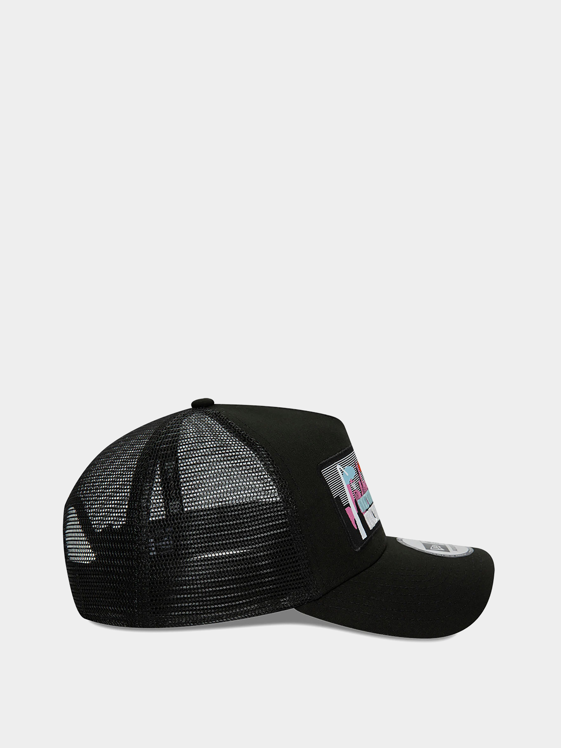 Czapka z daszkiem New Era License Plate Trucker (black/pink)