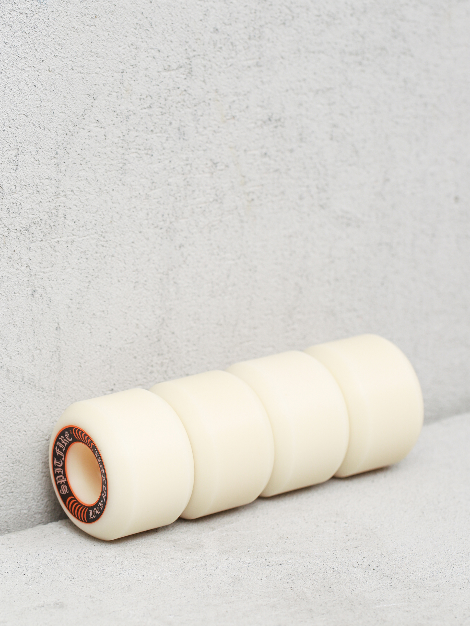 Kółka Spitfire F4 99D Lock In Full (white/orange)