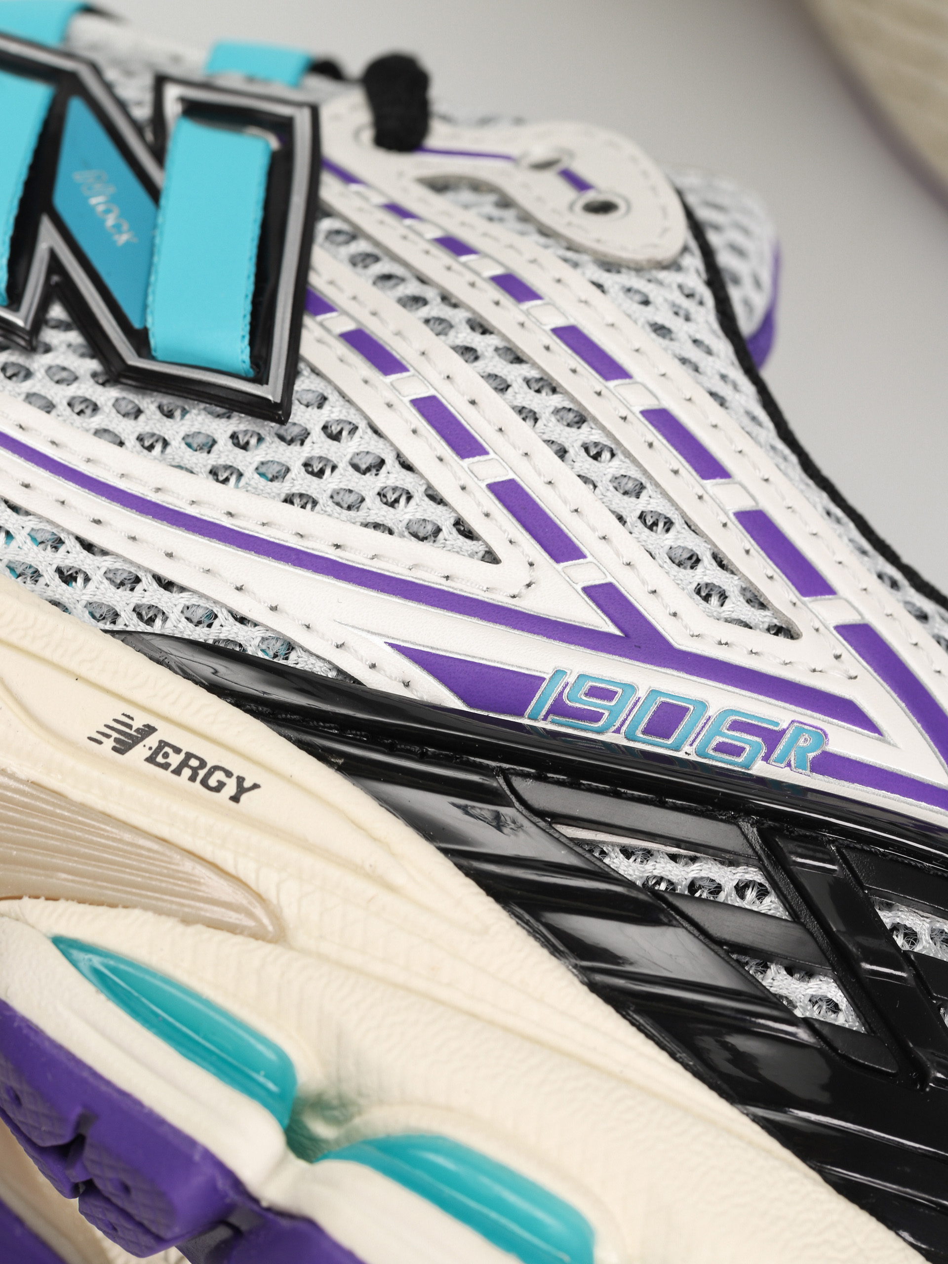 Buty New Balance 1906 (silver/blue)