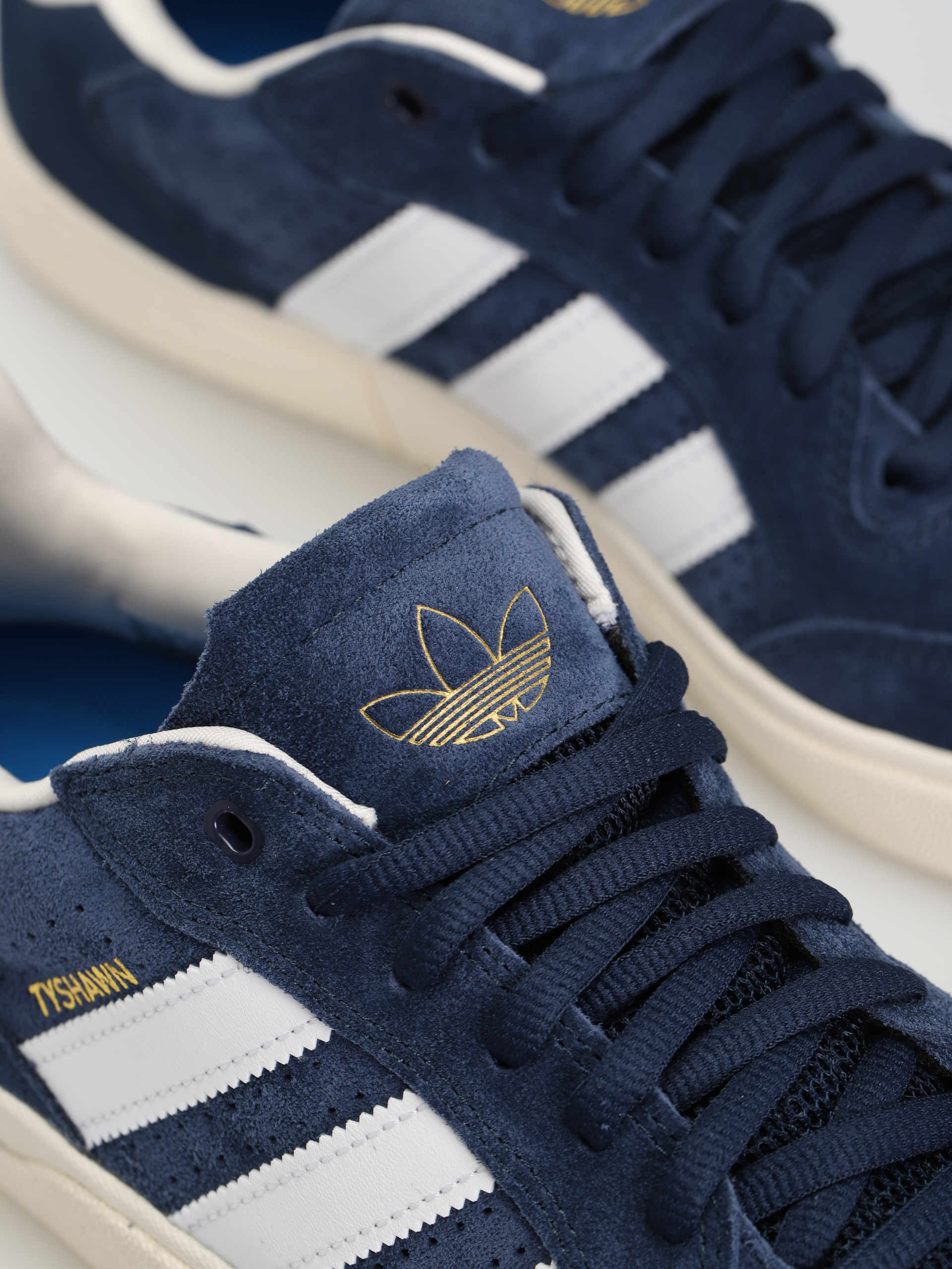 Buty adidas Tyshawn Low (conavy/ftwwht/cwhite)