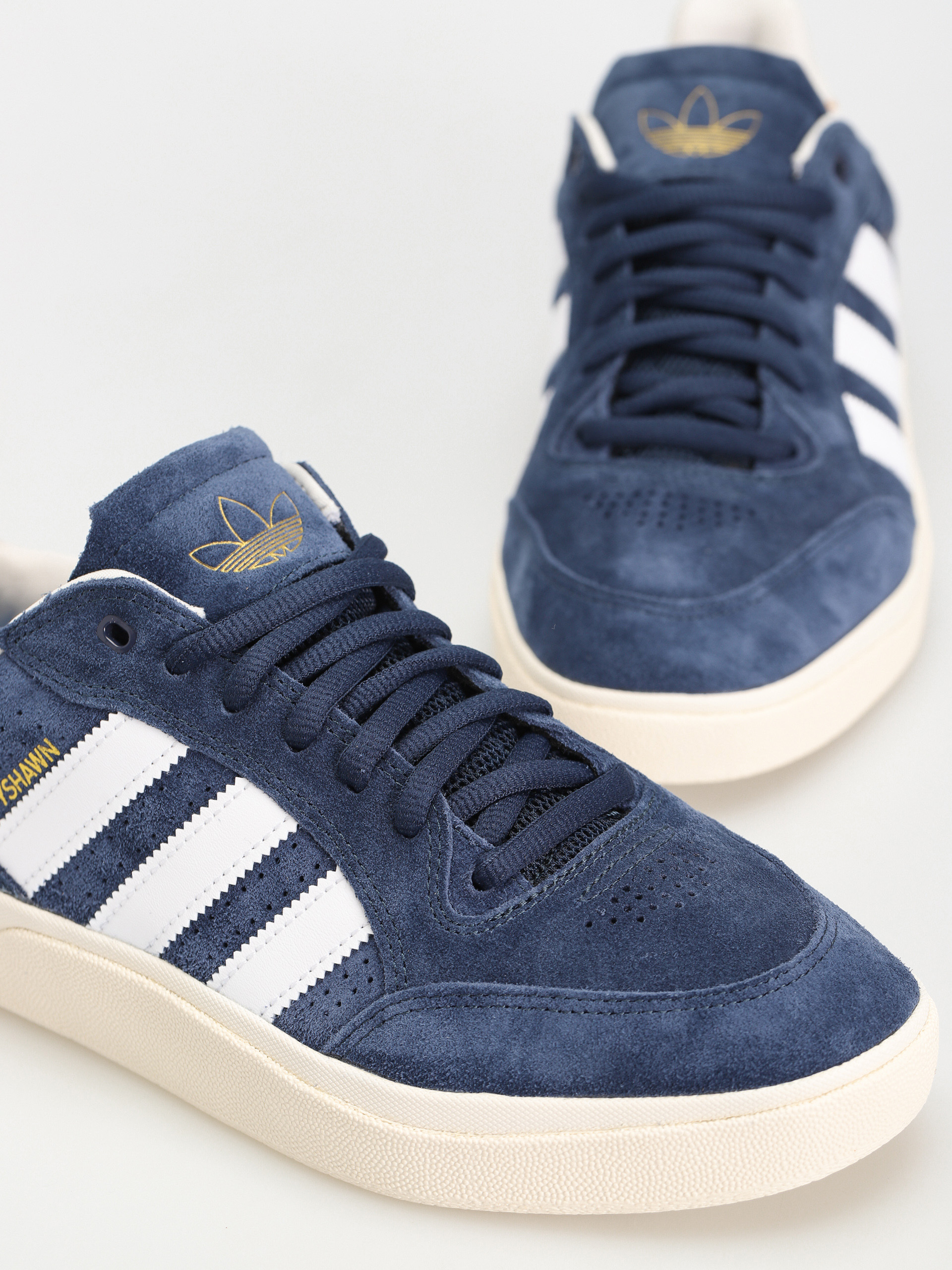 Buty adidas Tyshawn Low (conavy/ftwwht/cwhite)