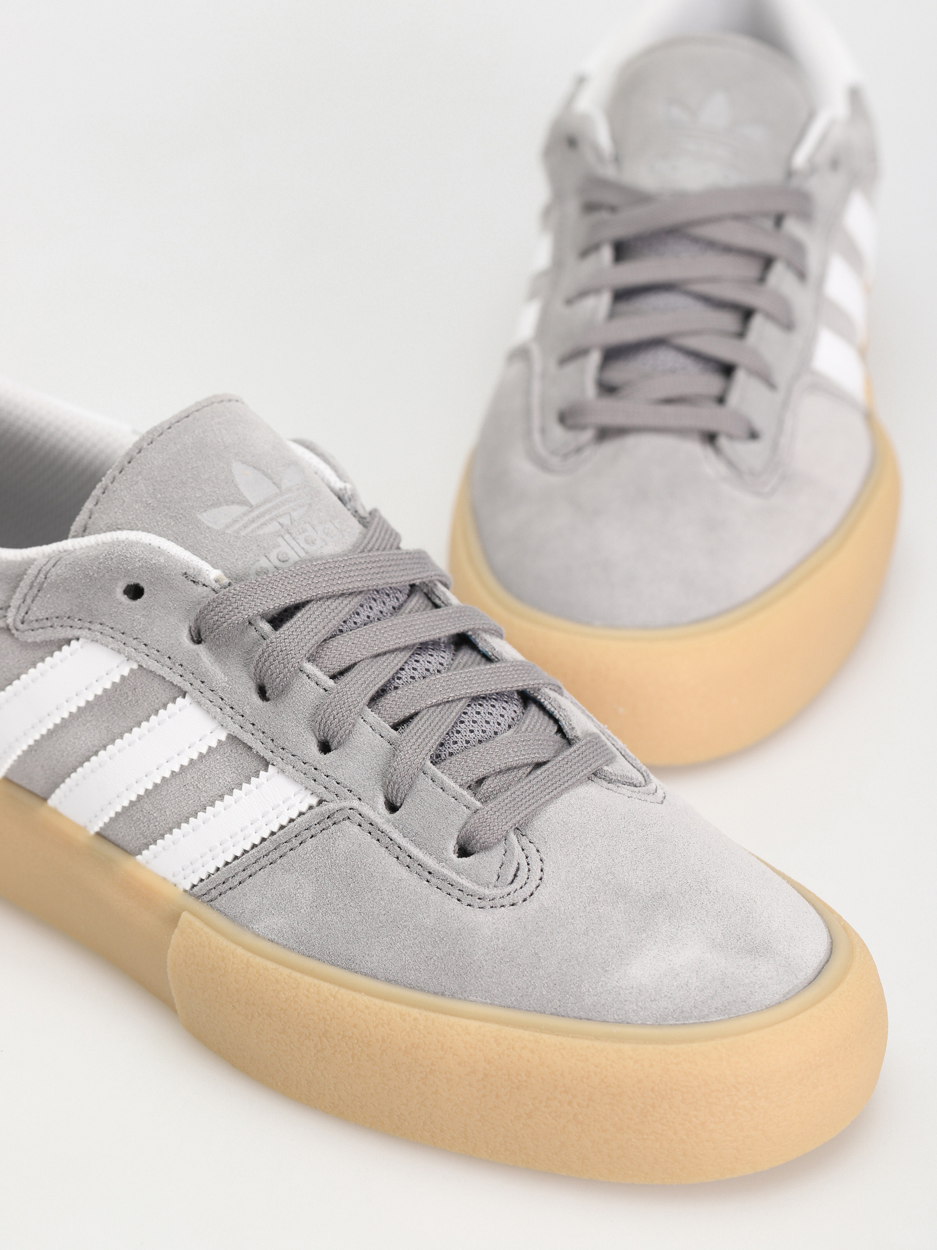 Buty adidas Matchbreak Super (grethr/ftwwht/gum3)