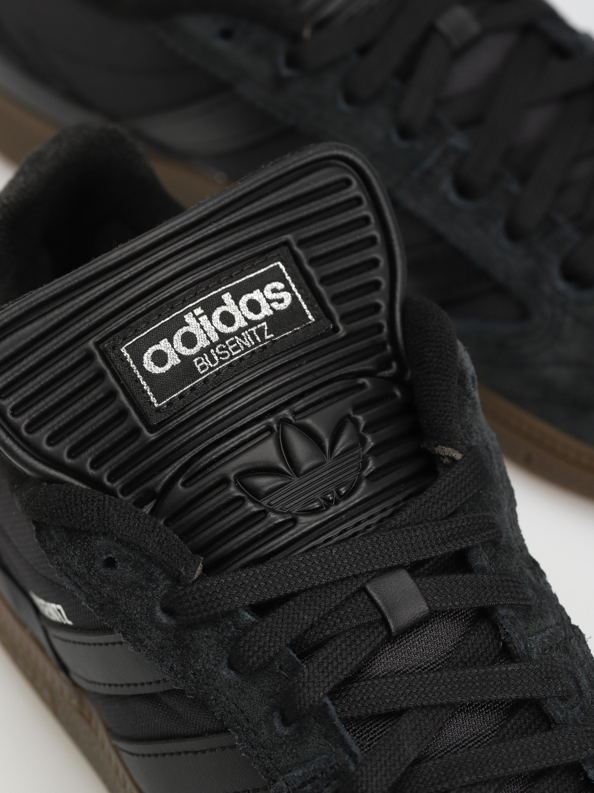 Buty adidas Busenitz (cblack/cblack/gum5)