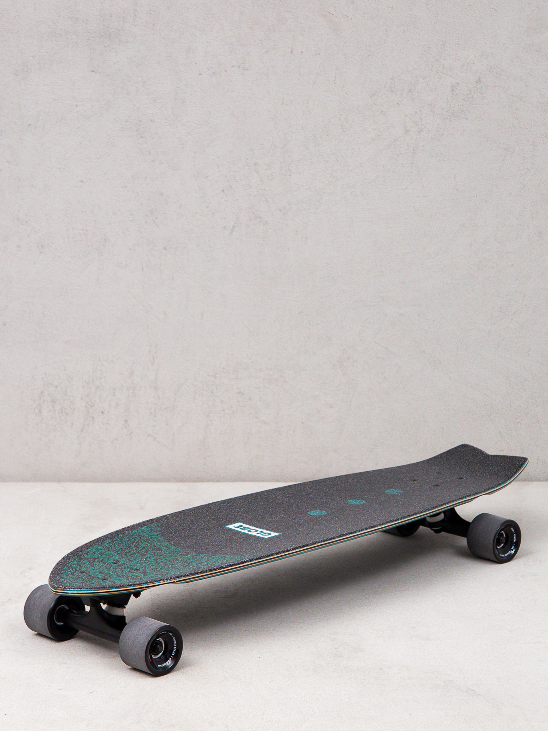 Deskorolka cruiser Globe Chromantic (psy palm)