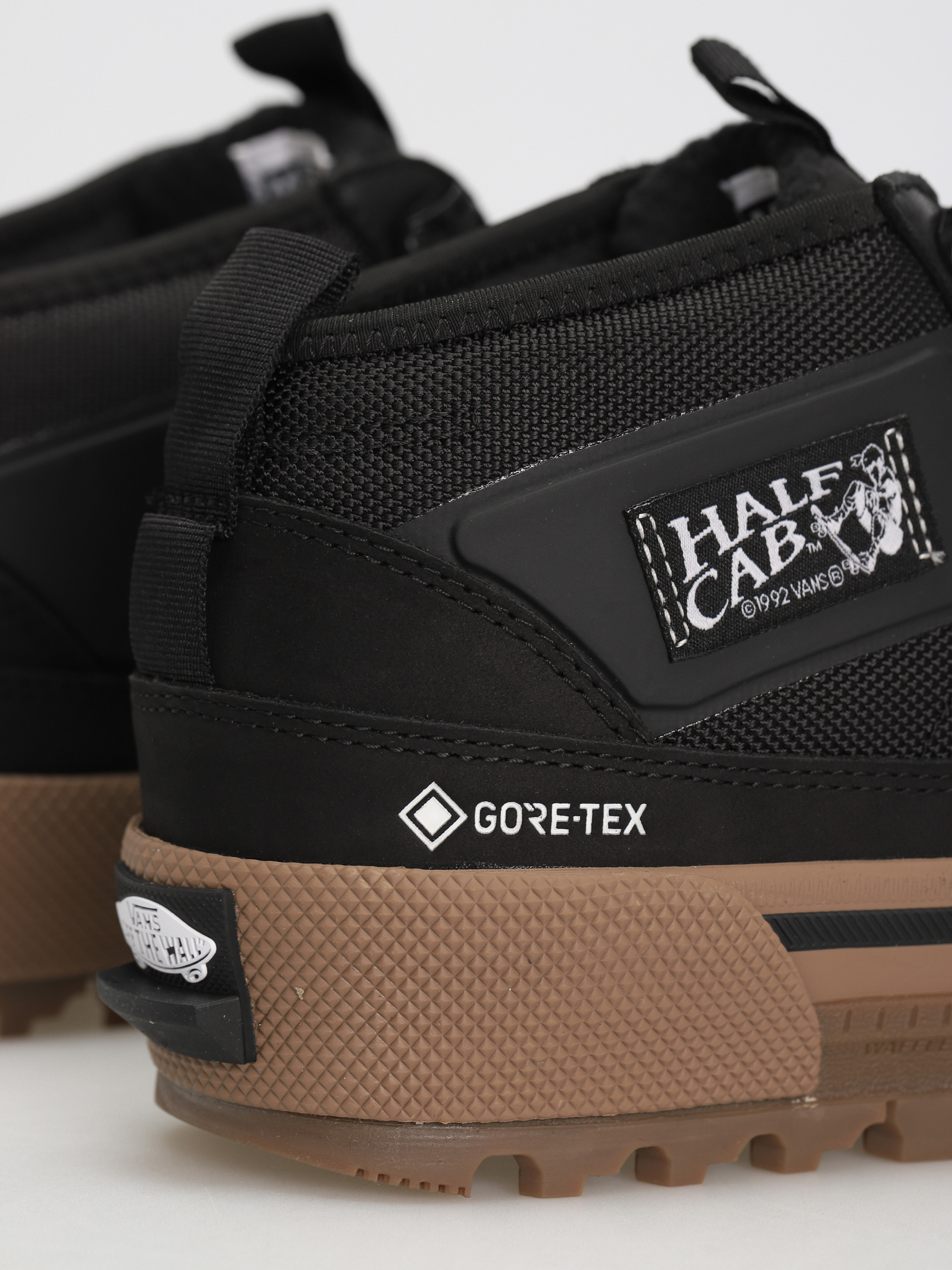 Buty Vans Half Cab Gore Tex Mte 3 (black/gum)