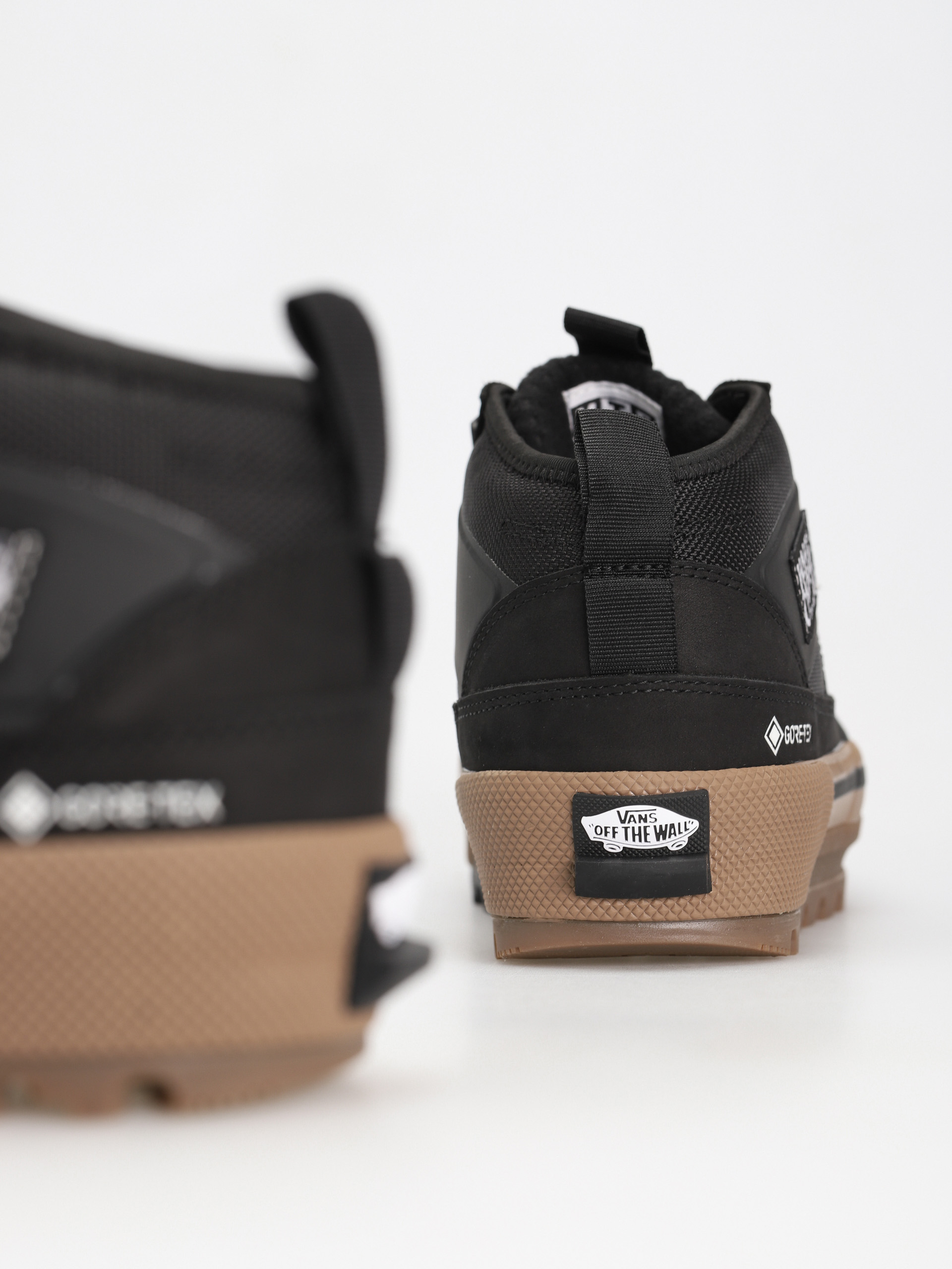 Buty Vans Half Cab Gore Tex Mte 3 (black/gum)