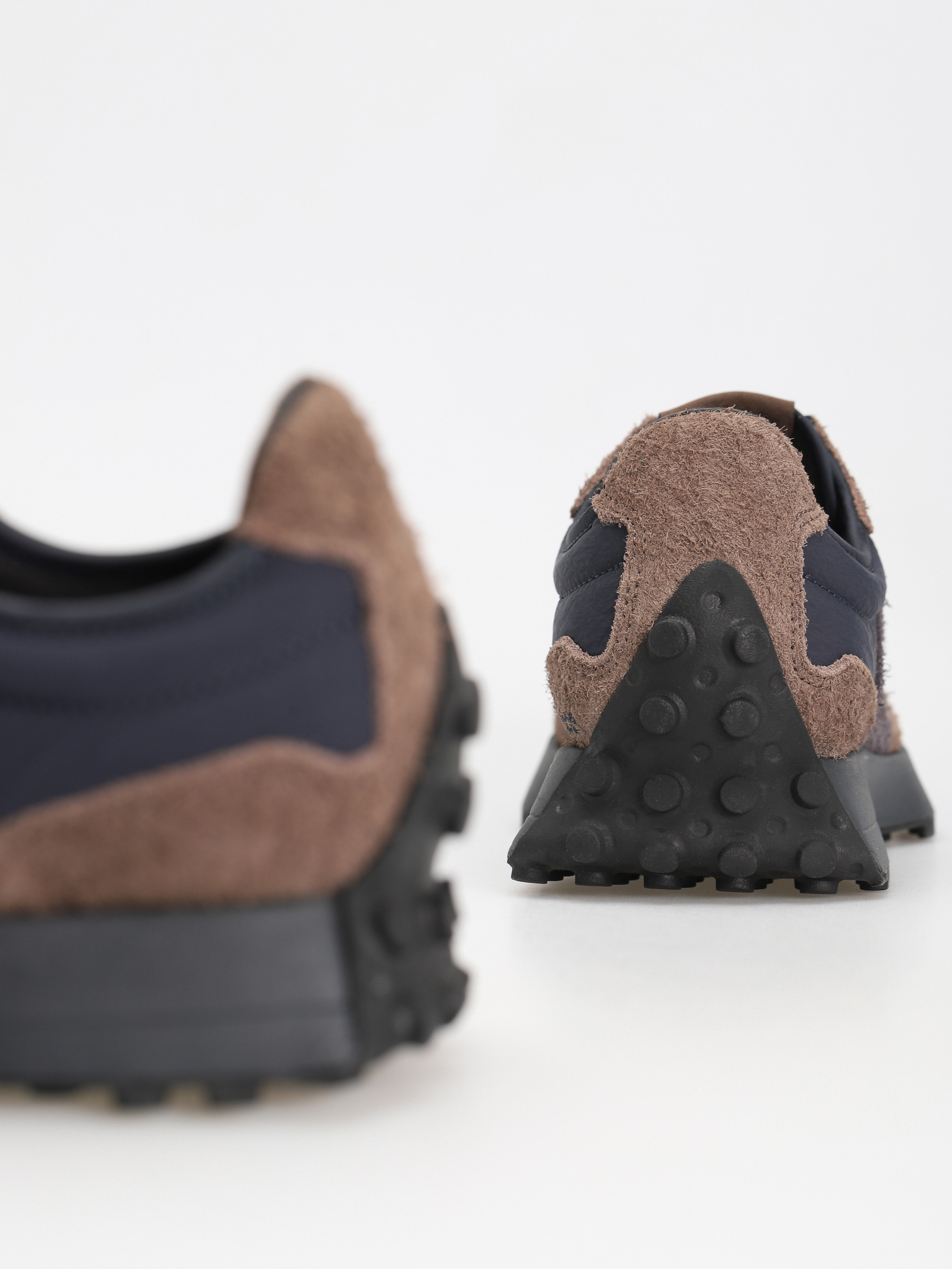 Buty New Balance 327 (dark mushroom)