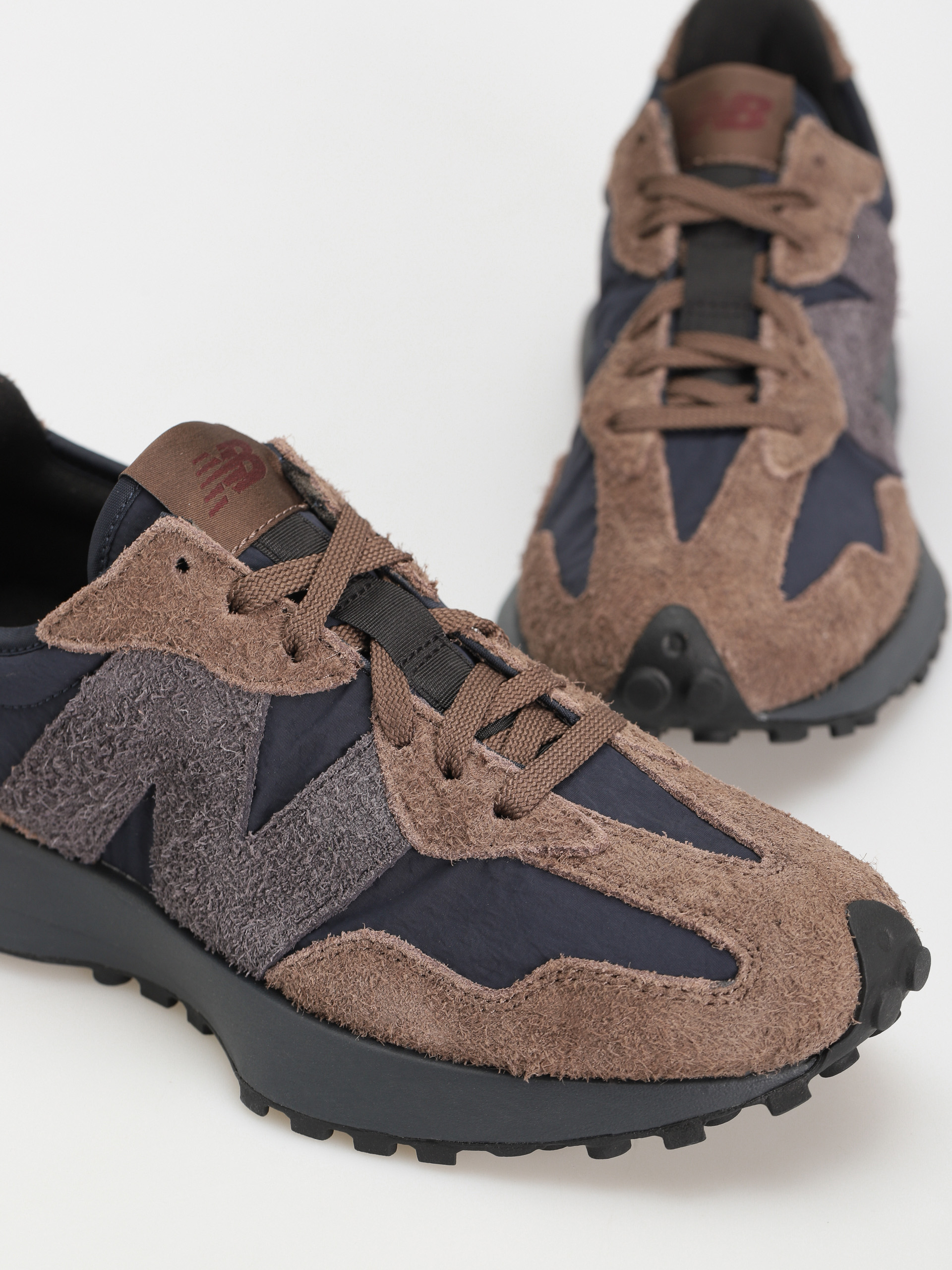 Buty New Balance 327 (dark mushroom)
