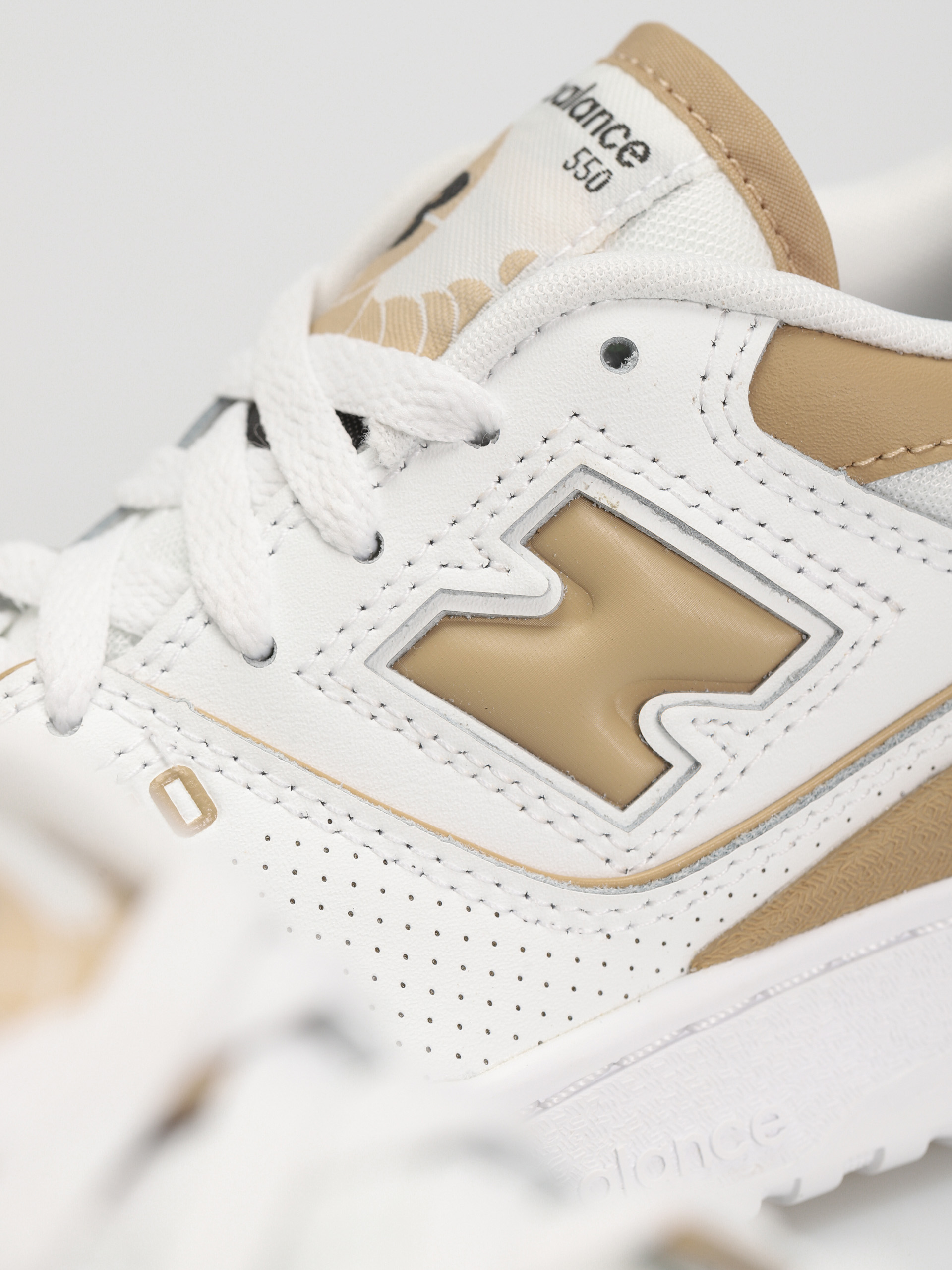 Buty New Balance 550 Wmn (white)