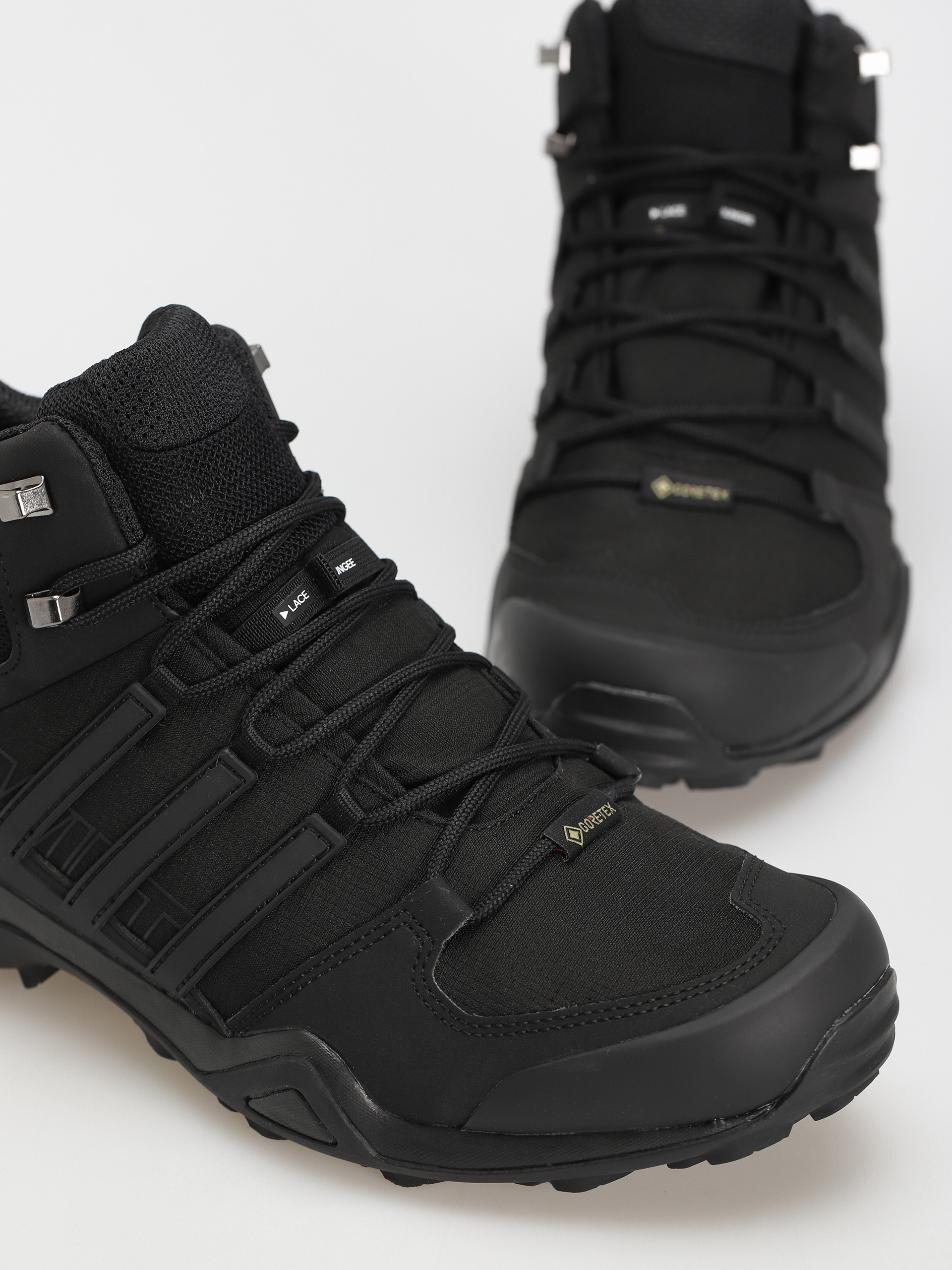 Buty adidas Originals Terrex Swift R2 Mid Gtx (cblack/cblack/carbon)