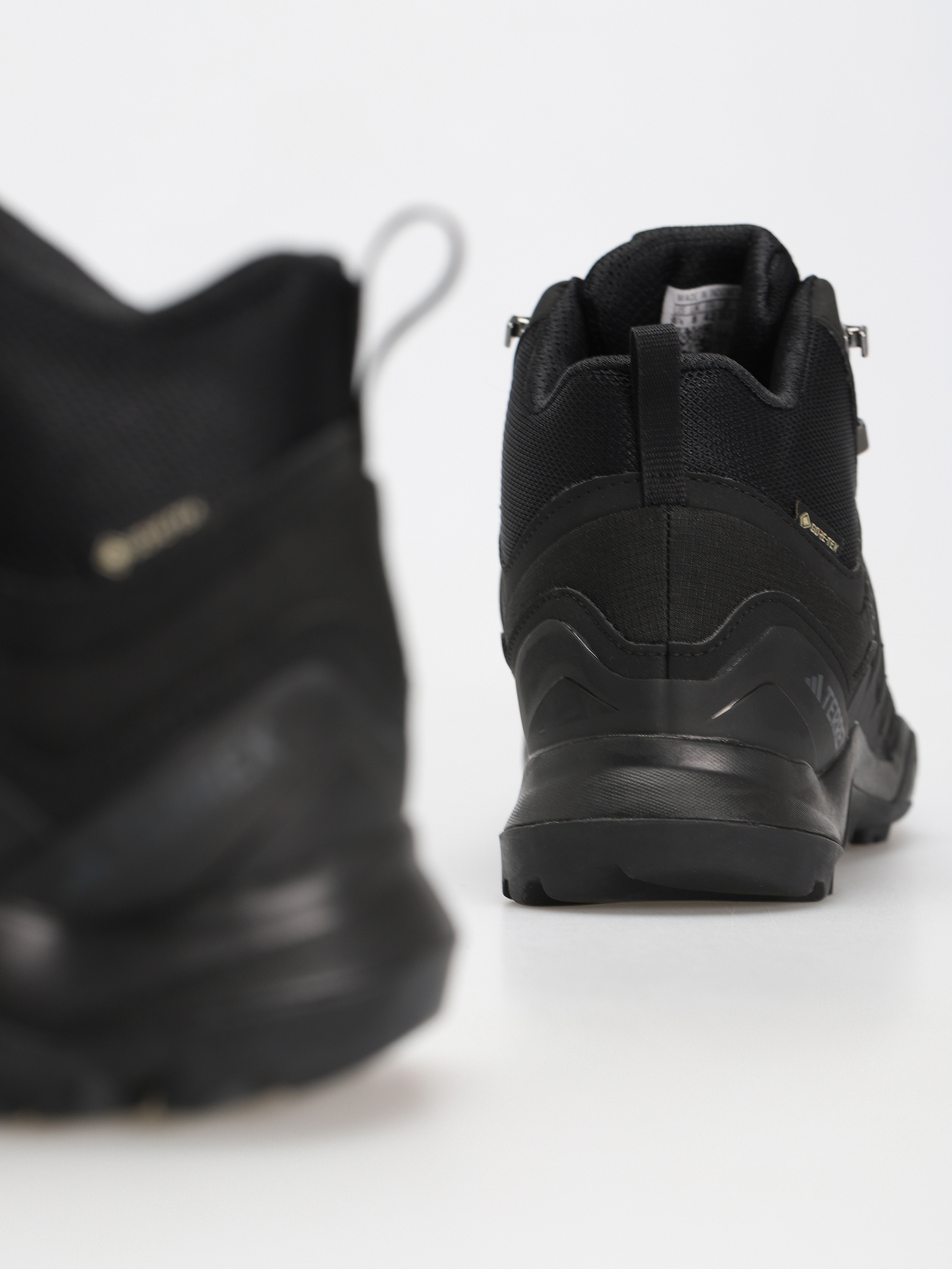 Buty adidas Originals Terrex Swift R2 Mid Gtx (cblack/cblack/carbon)